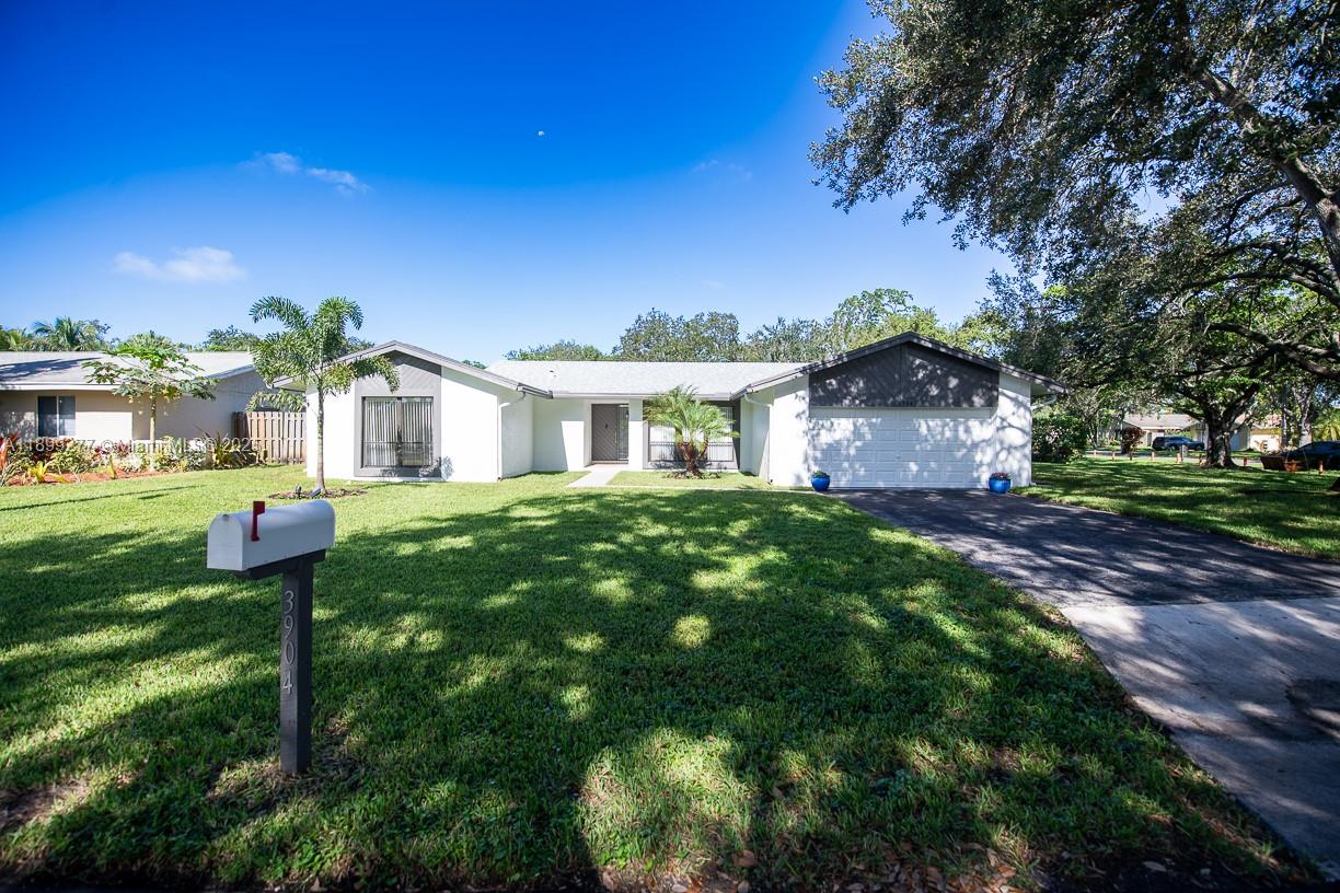 3904 Sailboat Dr, Cooper City, Florida 33026