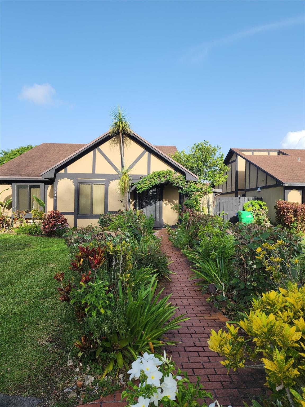 Springtree Lakes 79-12 B