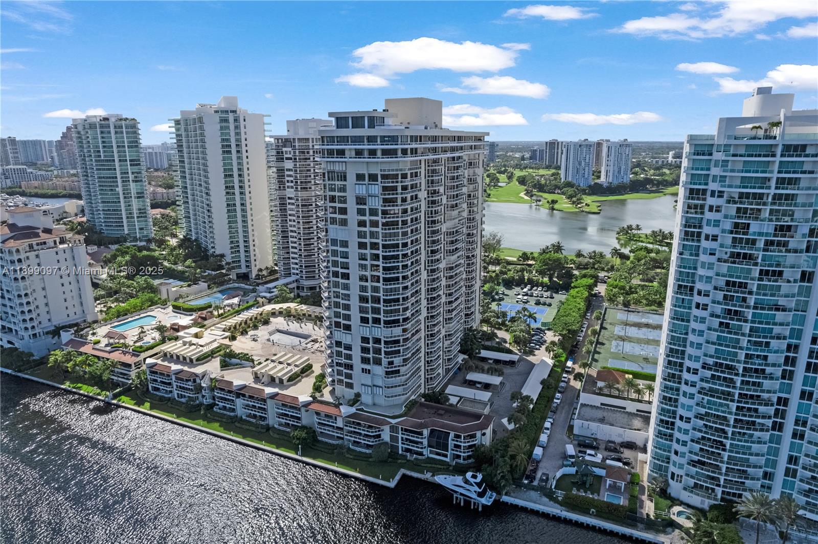 20191 Country Club Dr Unit 1603, Aventura, Florida 33180