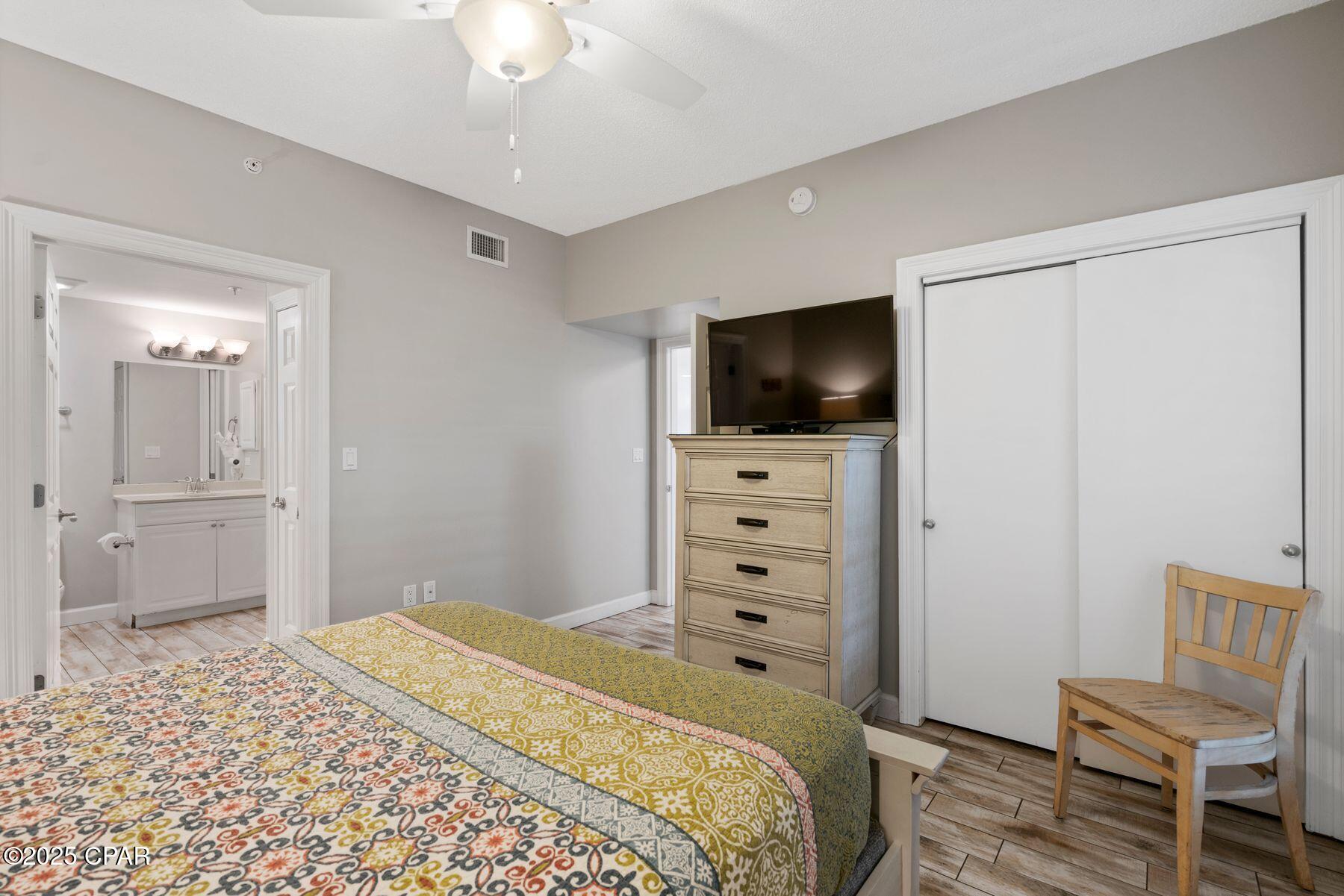 Image 17 For 9450 Thomas Drive 1704b