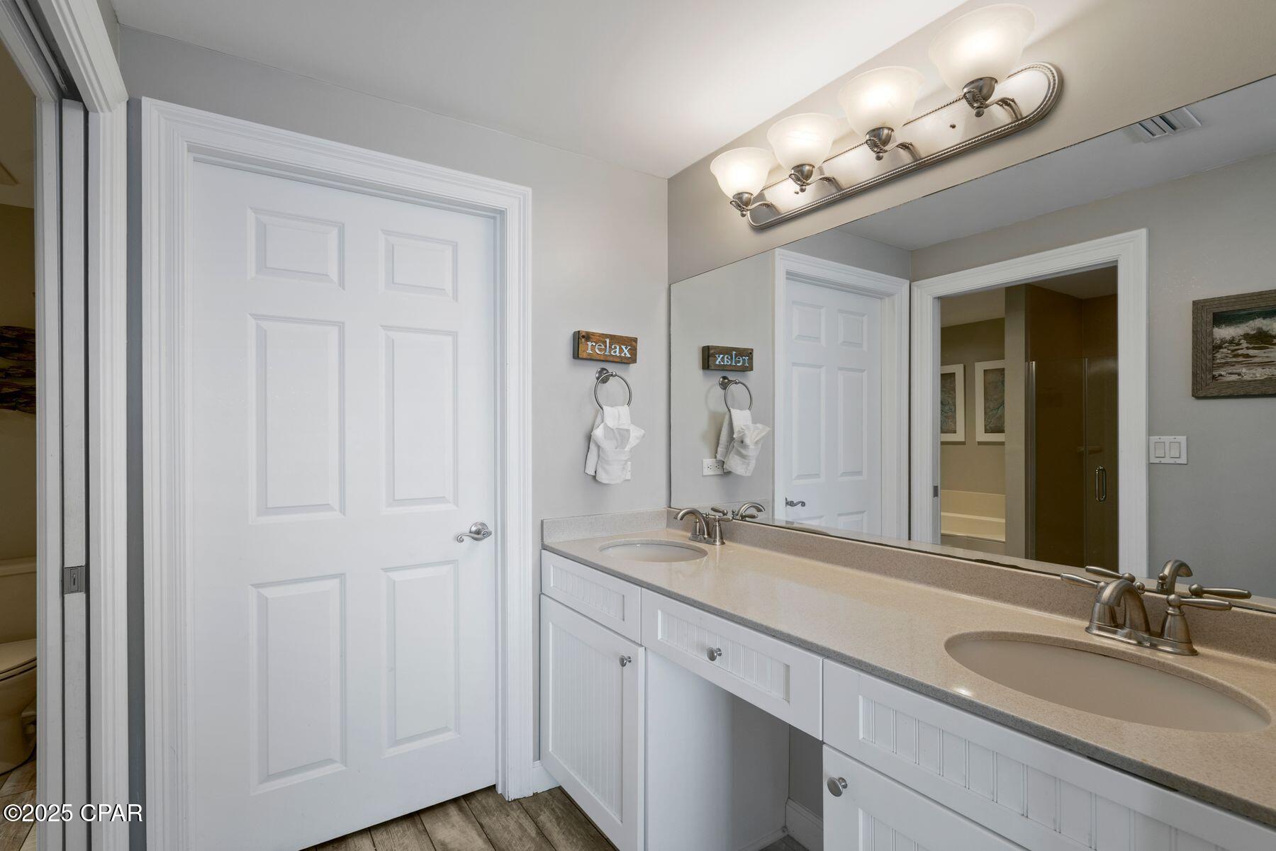 Image 4 For 9450 Thomas Drive 1704b