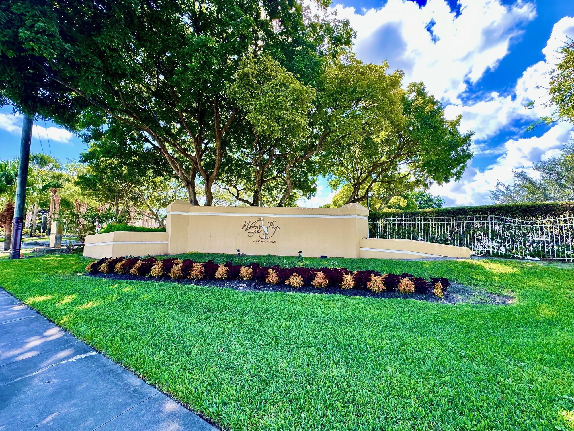 Waters Edge At Deerfield