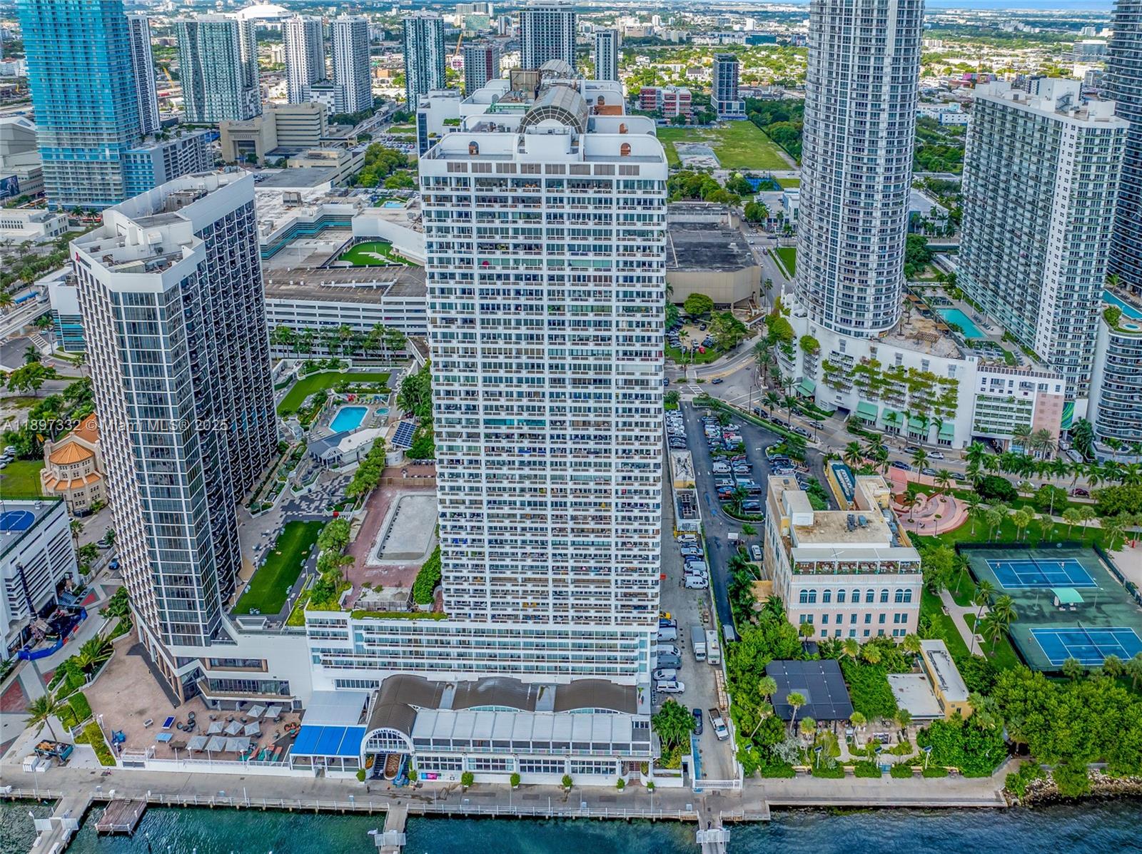 Venetia Condo