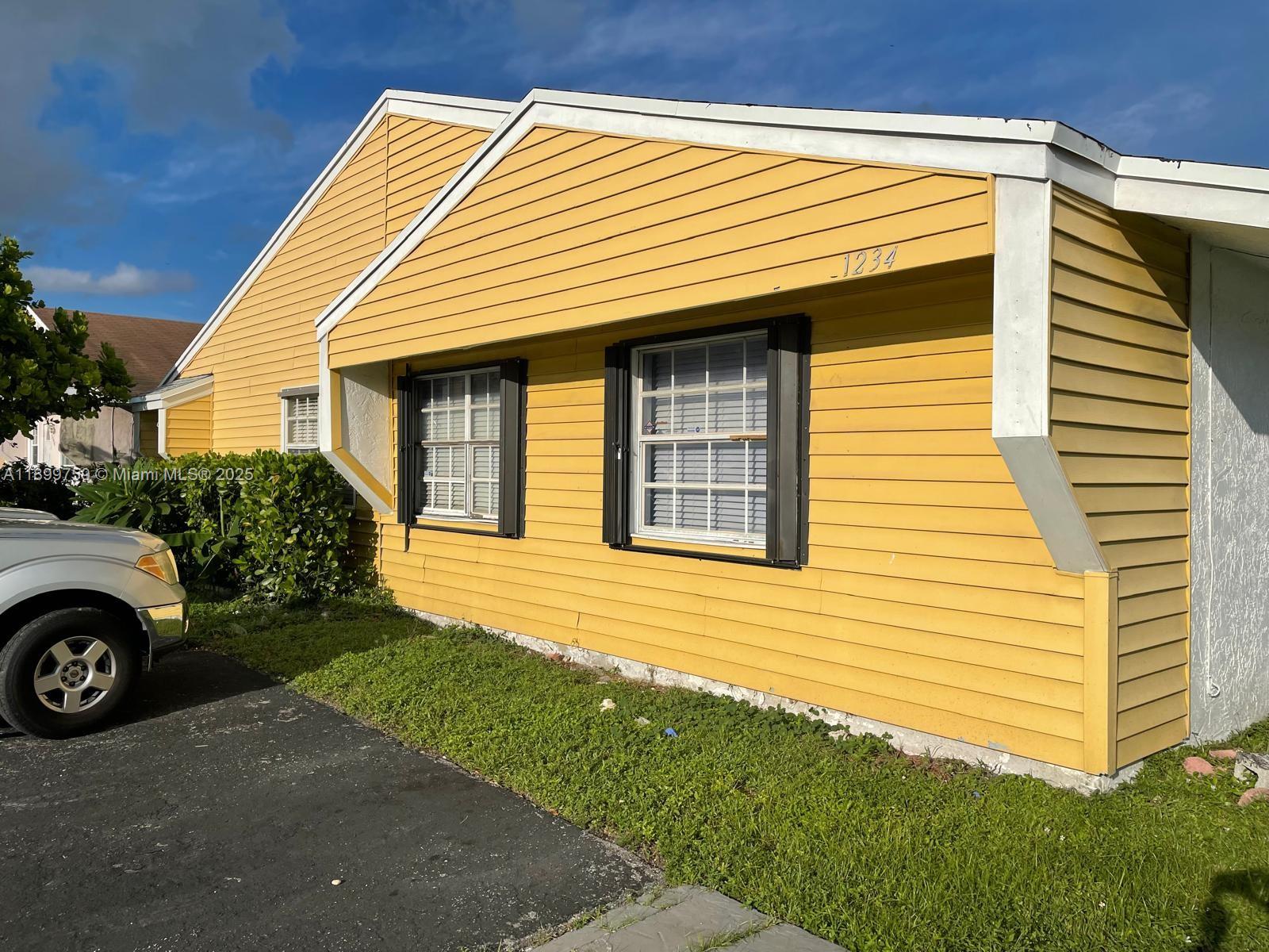 North Lauderdale Estates