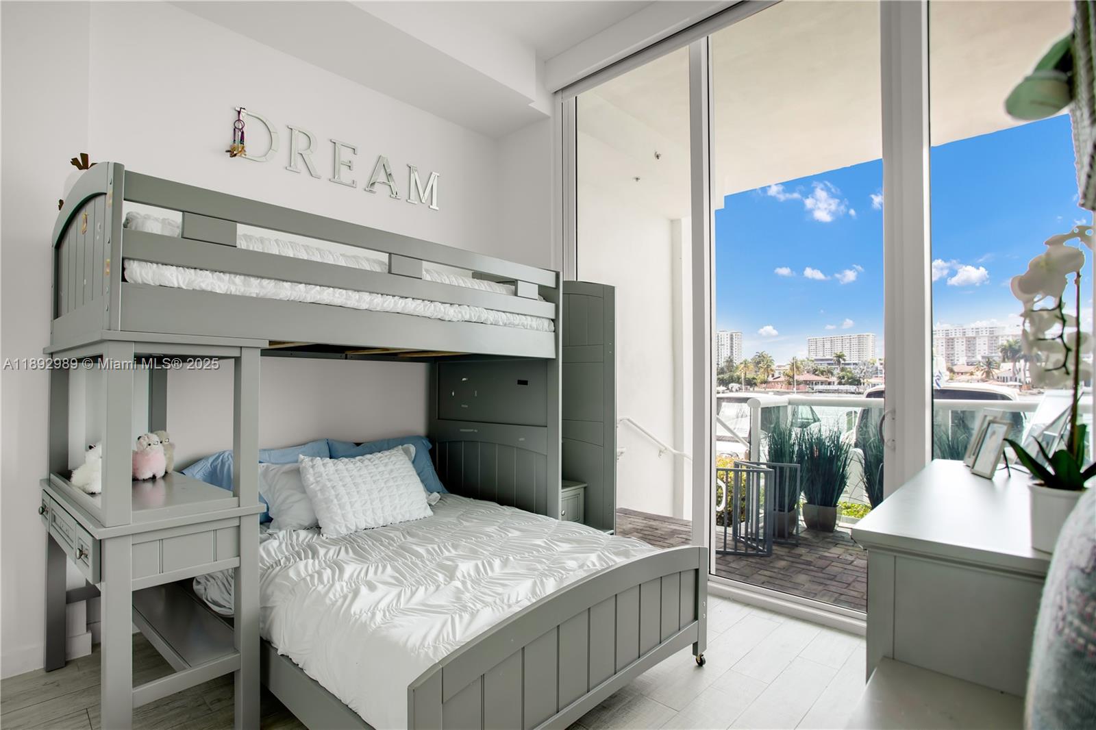 Property photo # 8