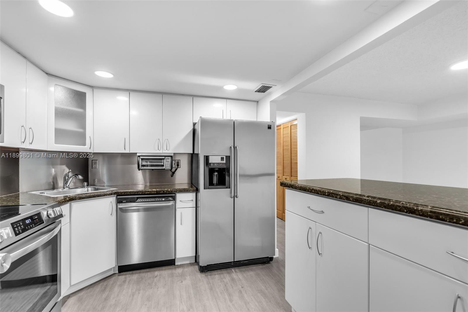 Property photo # 6