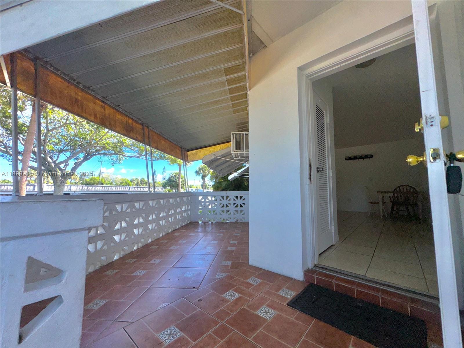 Colonial Court Condo Bldg