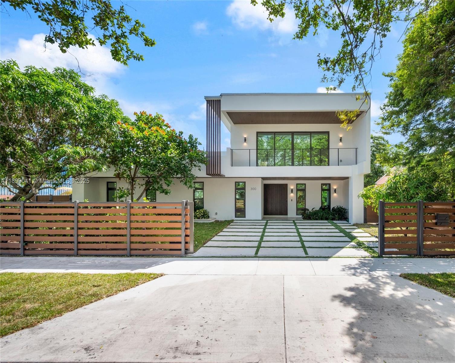 300 48th St, Miami, Florida 33137