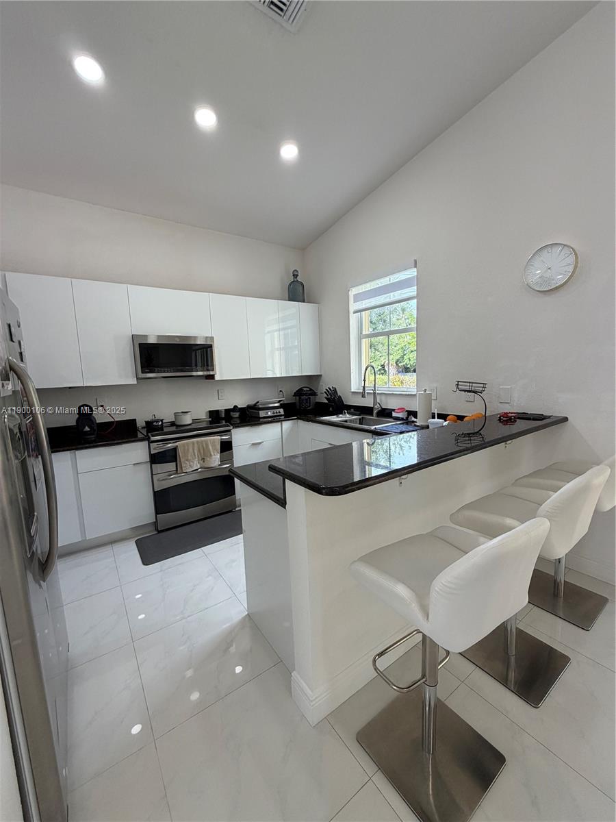 Property photo # 6