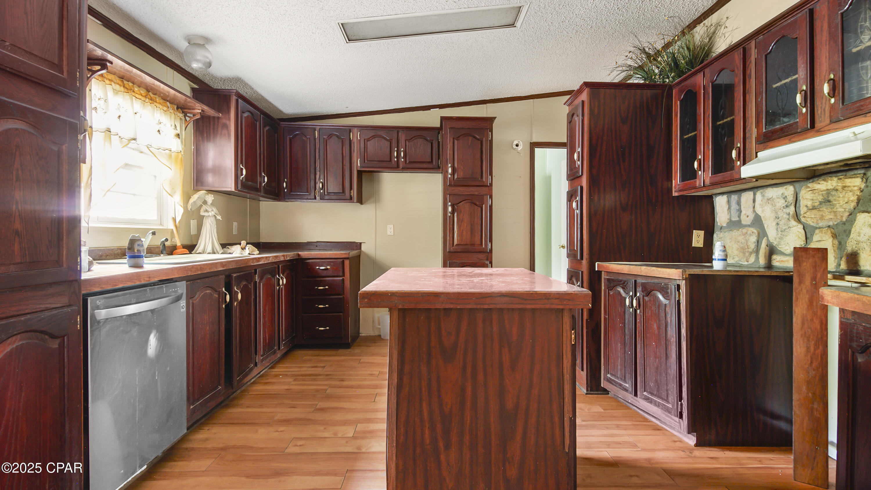 Uib Nasfsqbjdhsawfmj1vf 7gbdaplybmv6sfbmjio