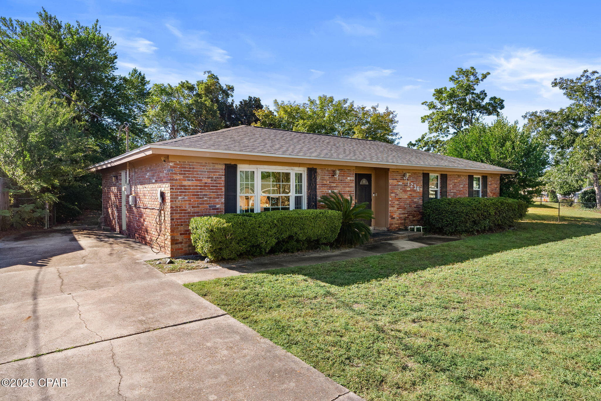 Image 26 For 1236 Amherst Road