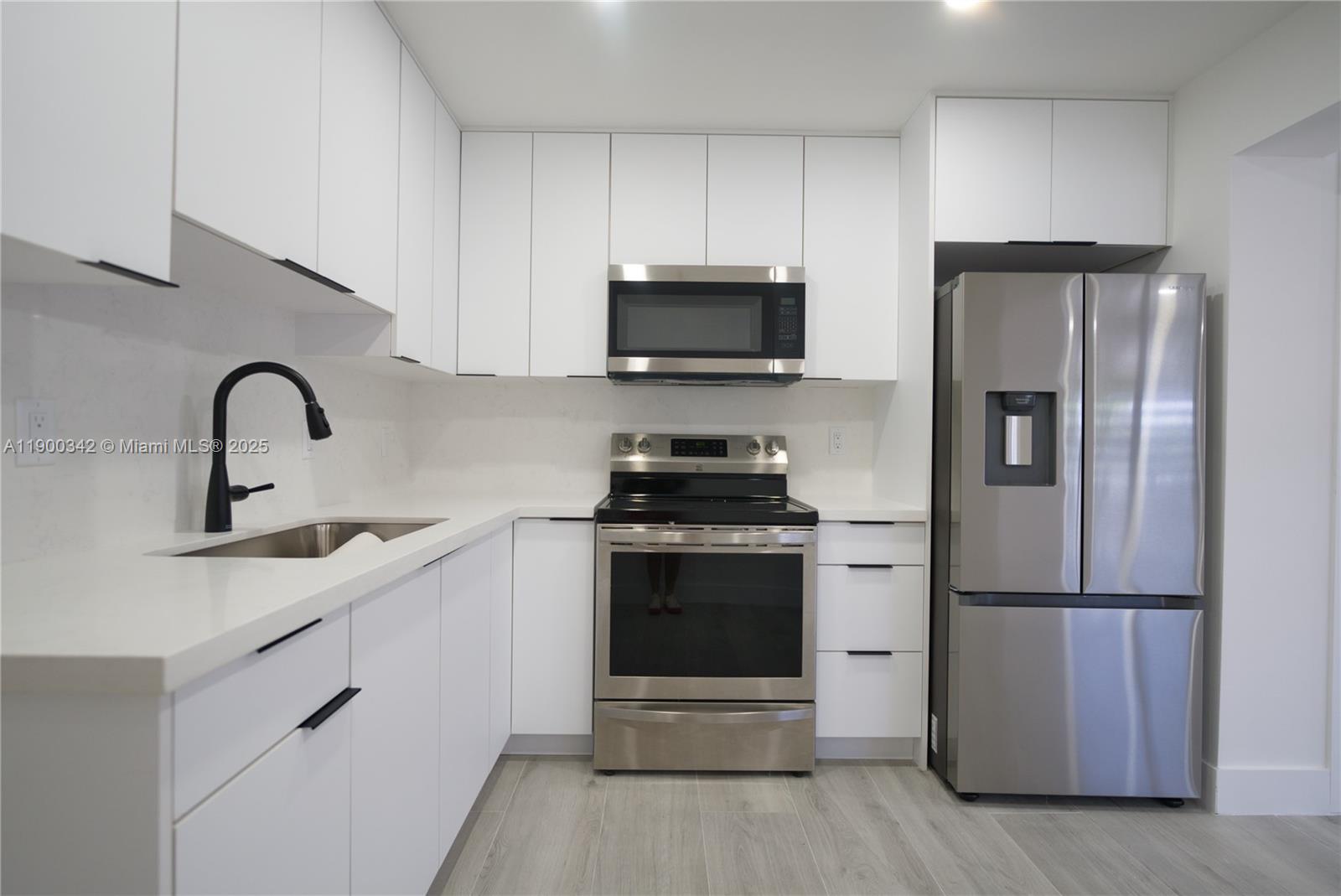 Property photo # 6