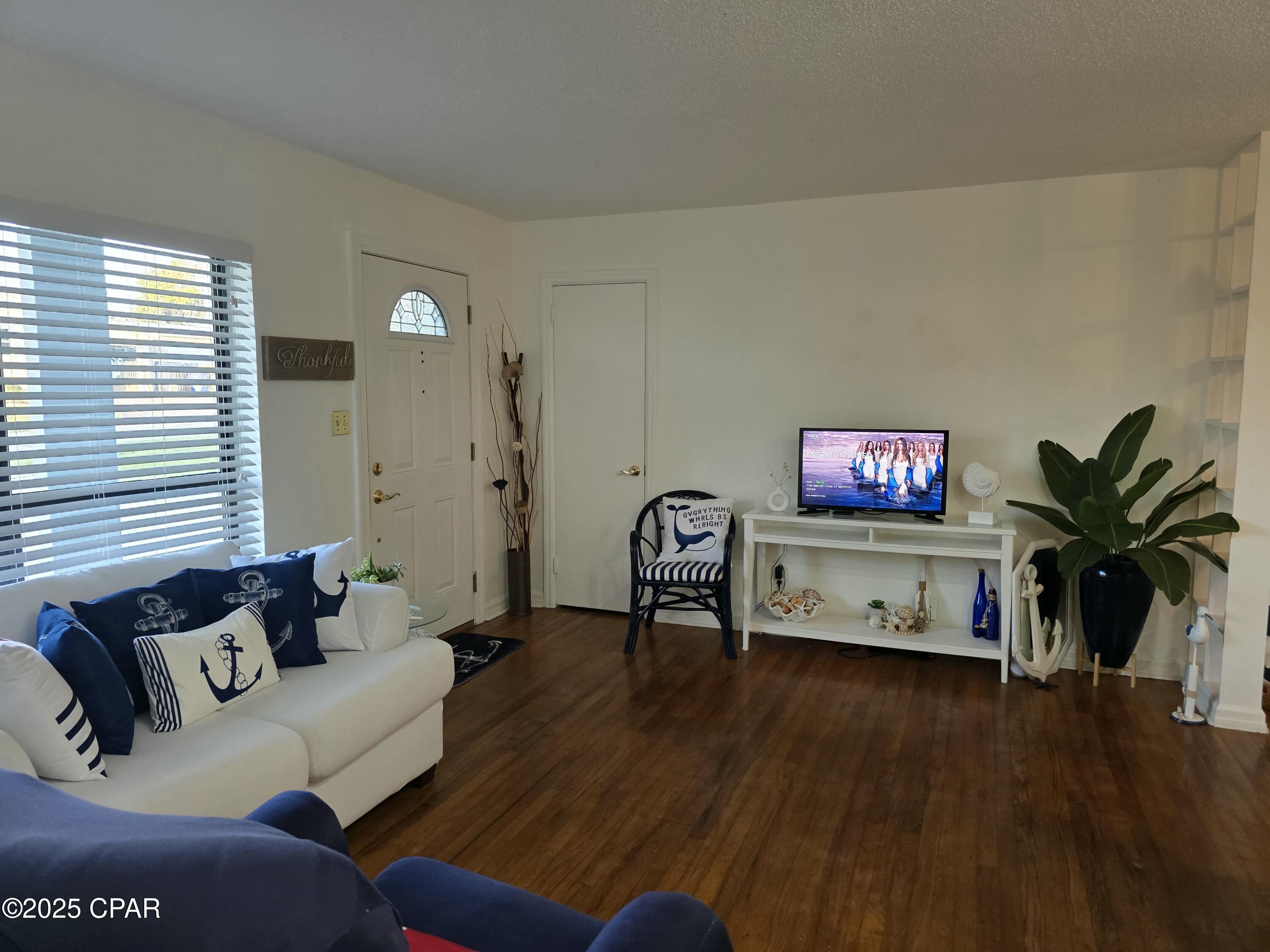 Eke_dgi1j3phv_od6o Re3p67qvjaqcqvfsb2apvqzu