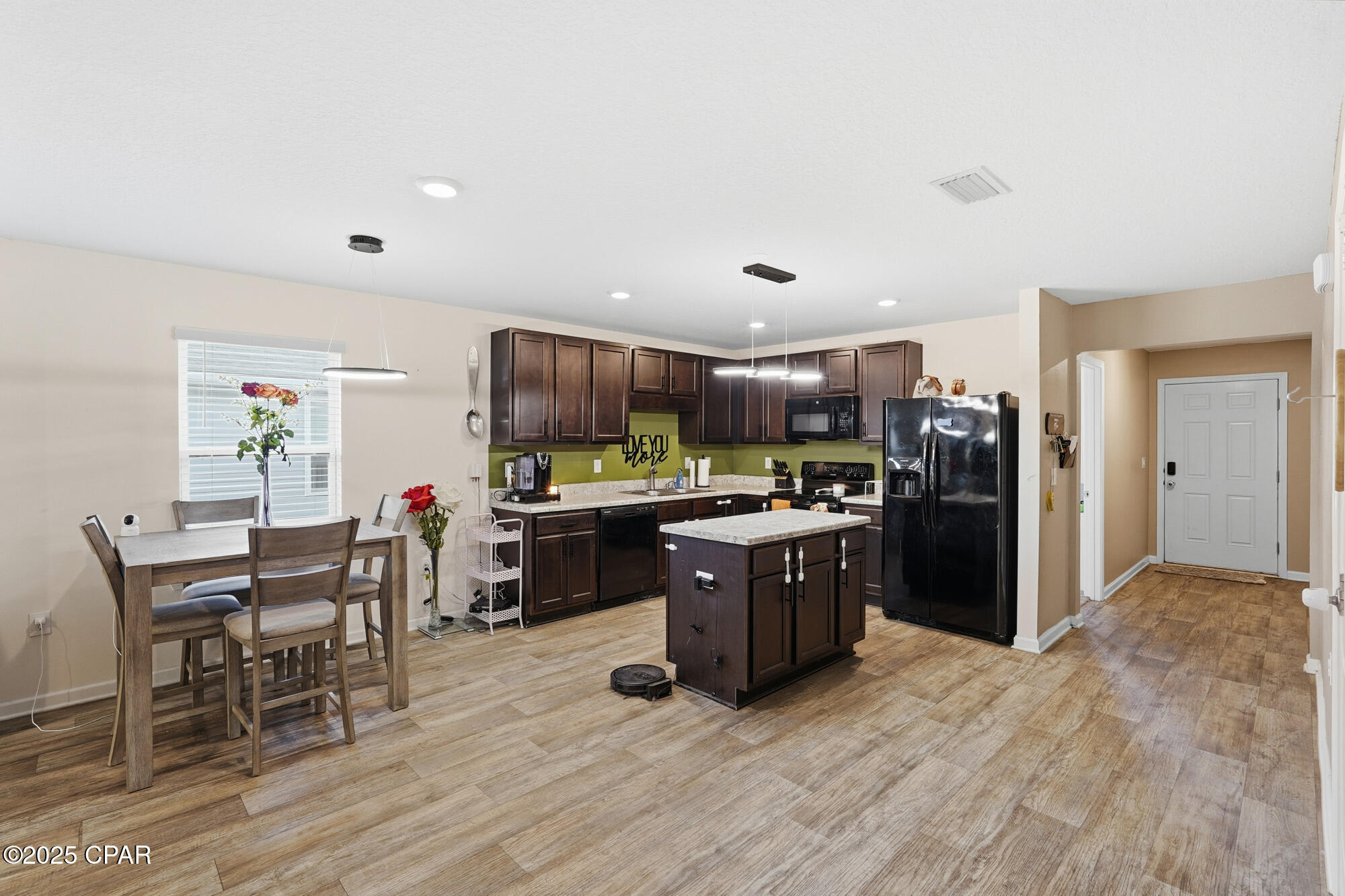 _huui4mnfbmaobccgu5bdsnax_9iqatjwbsg714y_q8