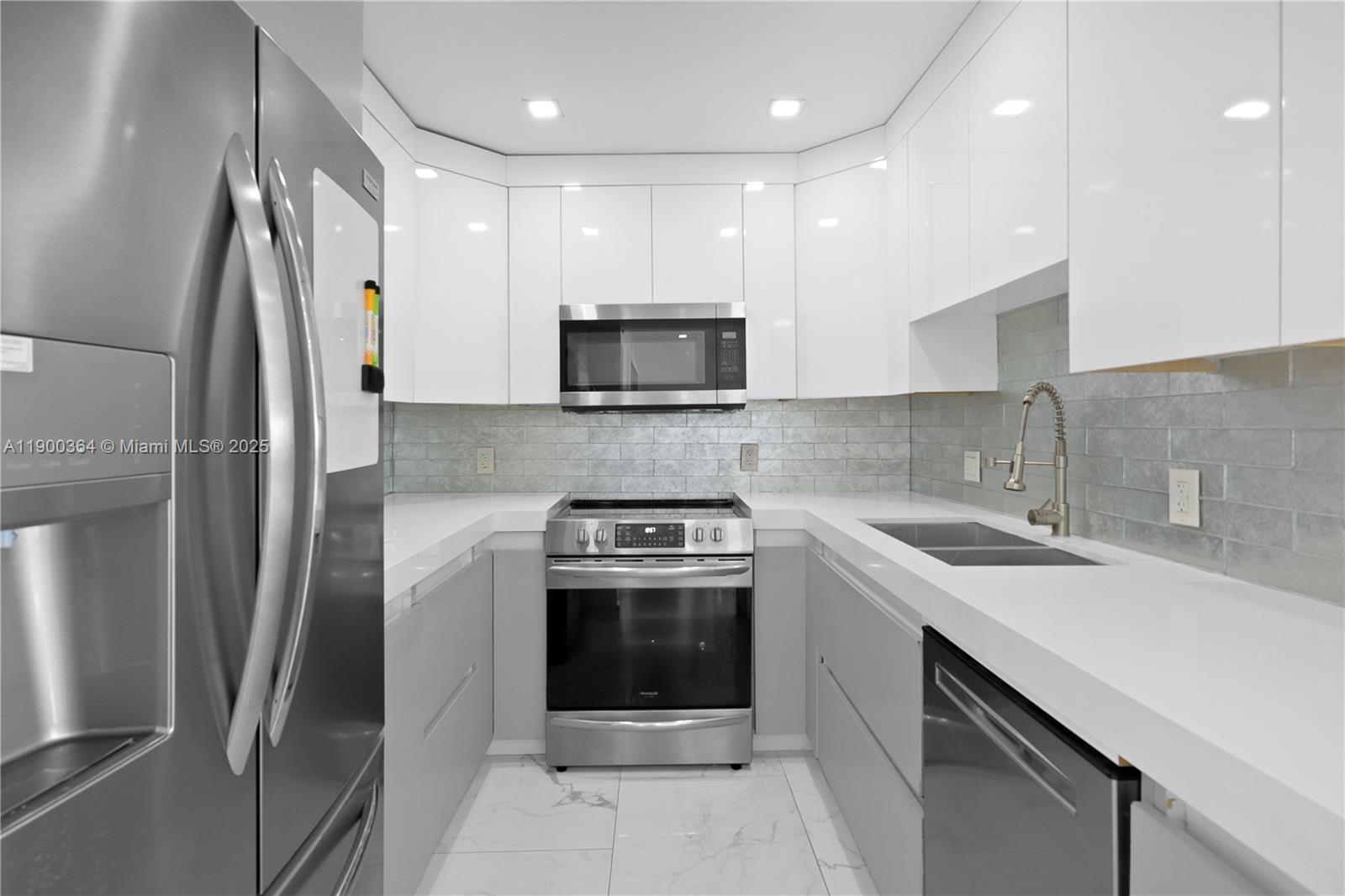 3675 Country Club Dr Unit 2008, Aventura, Florida 33180