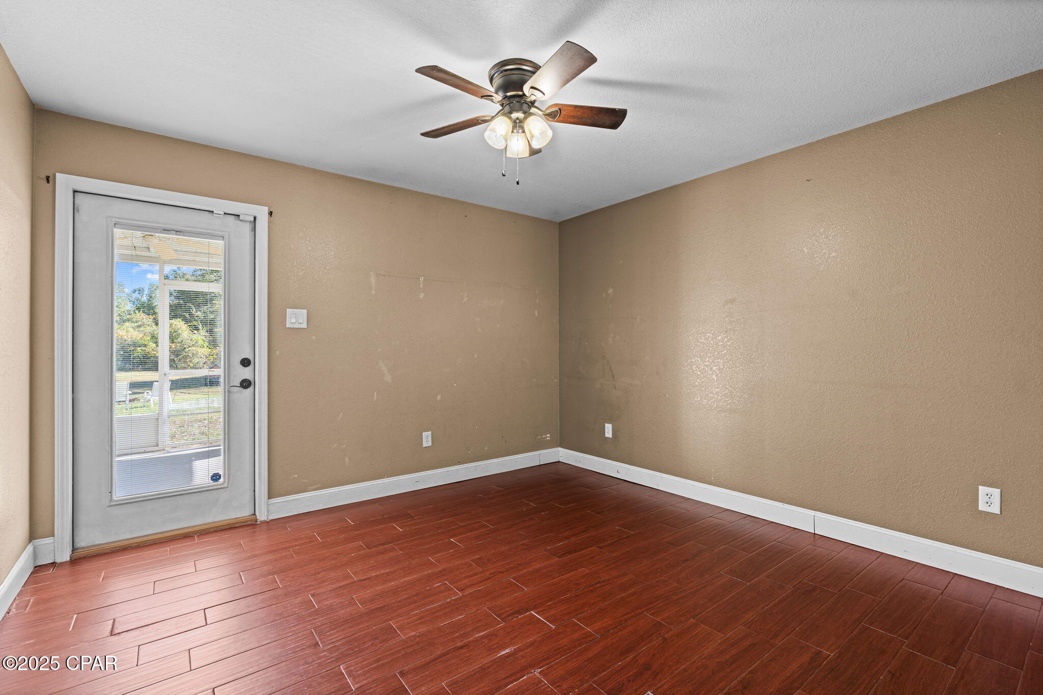 X8uqq6h9arihs33em Terfcfuc0yxlsjmt7hj Dumtg