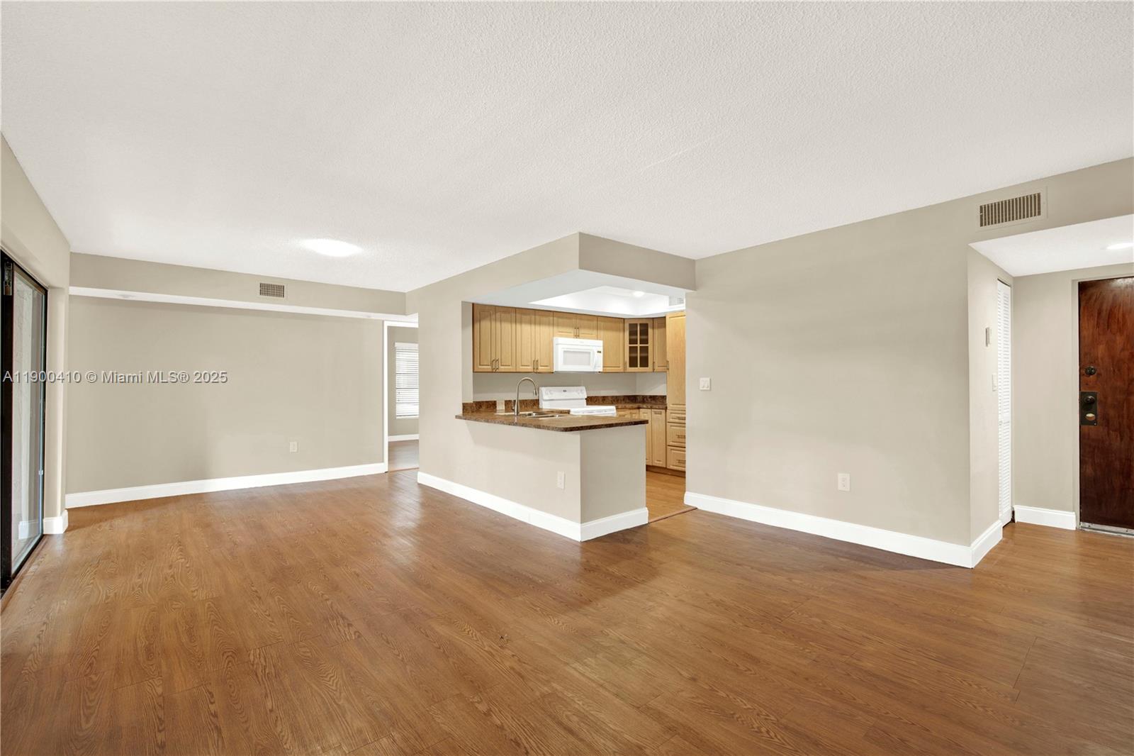 Kenland Pointe Condo IV