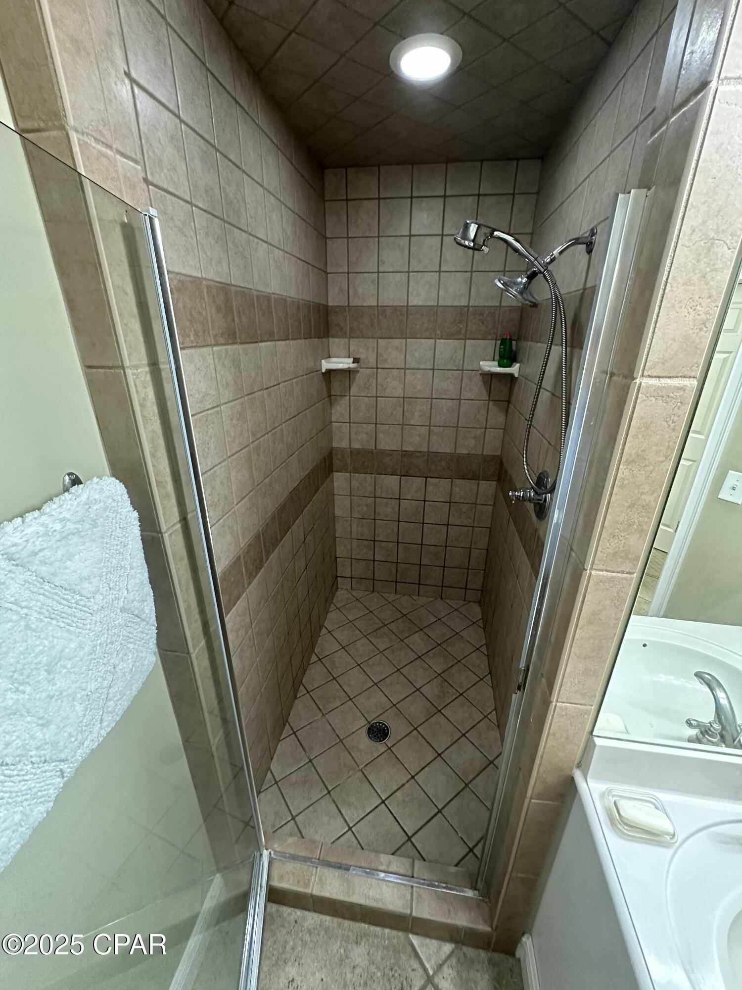 2jqjqfkbwzpbx_bim2bab2q4lyonudmzn1bnpe65pki