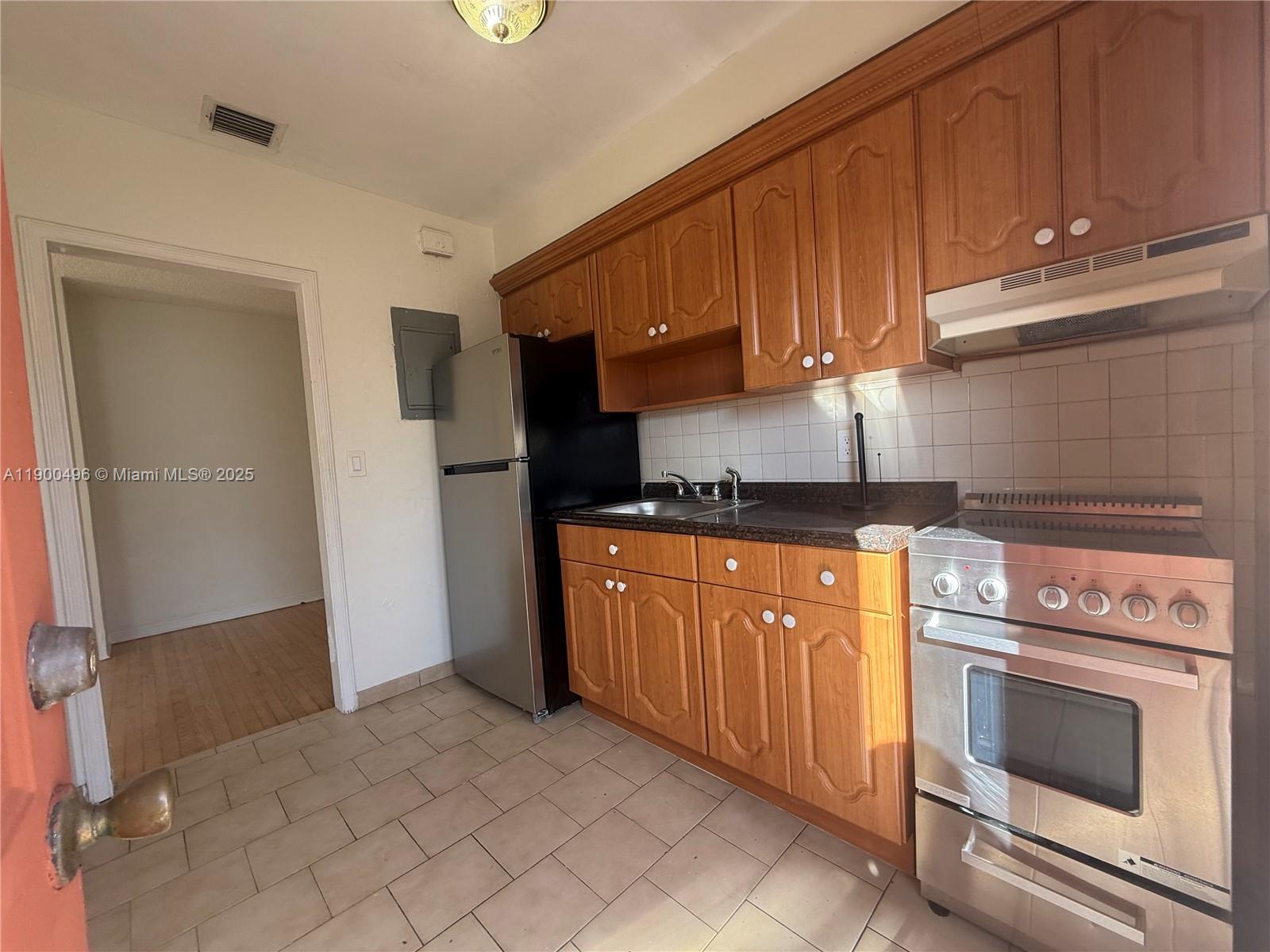 Property photo # 9