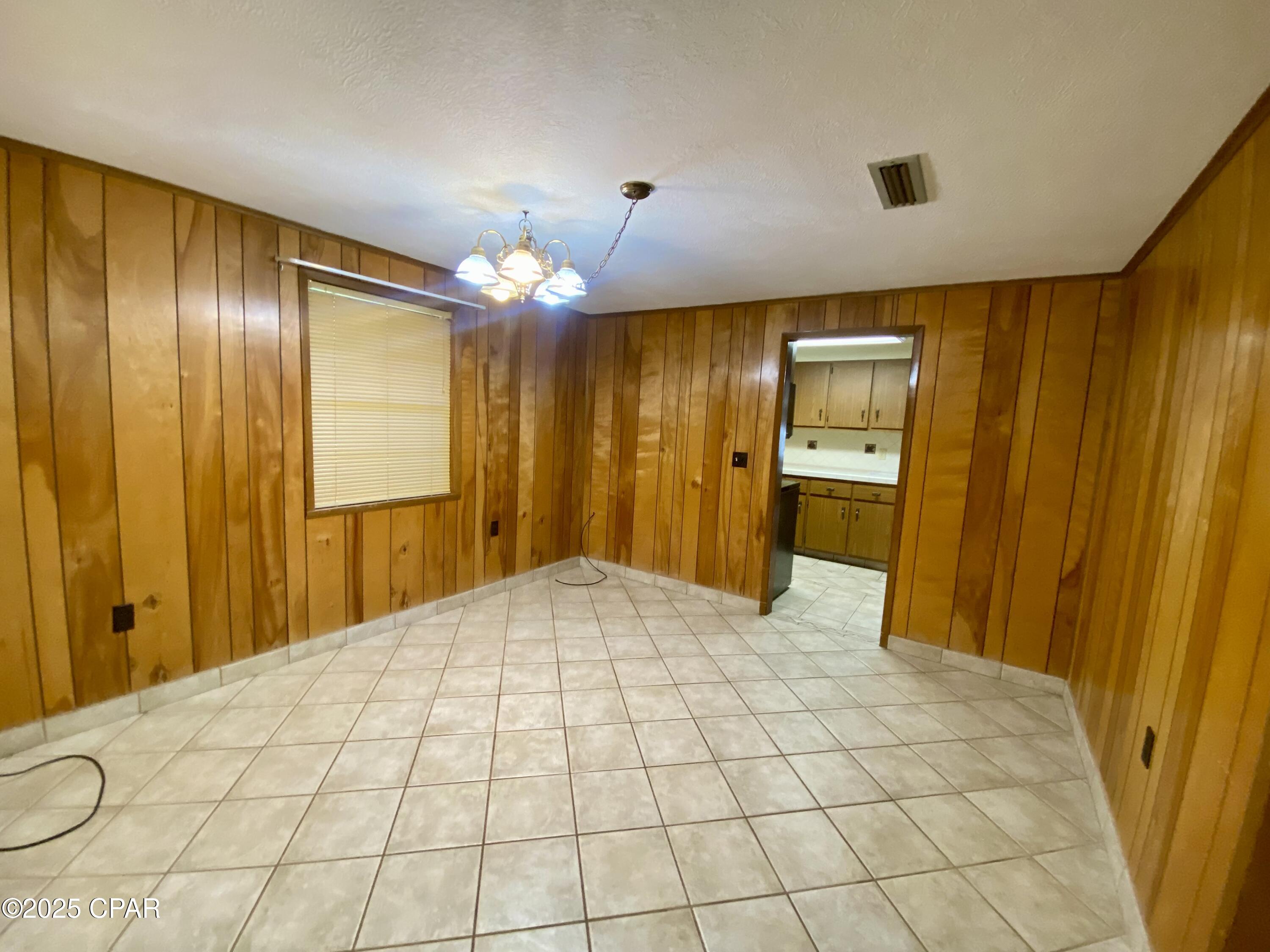 Au I5bckxguxuppdzjt4gszacvpmp6achpcuddw_7j0