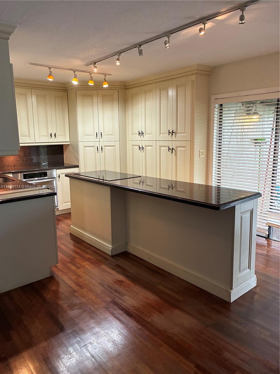 Property photo # 7