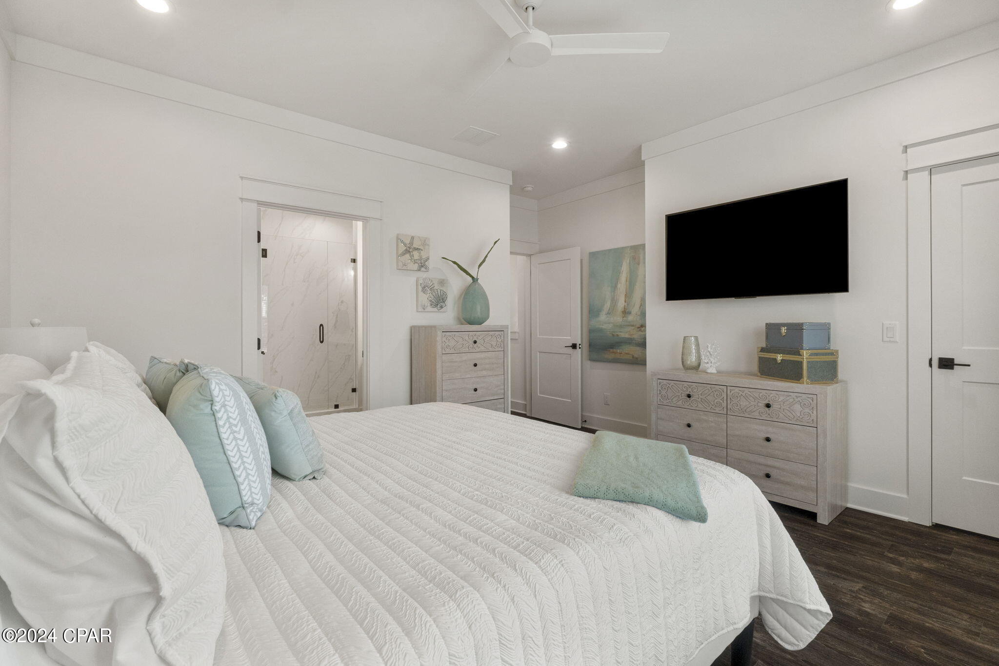 V_sd_ujjnbz42amiuccoceqzvxeveprwj_vdvwzqclc