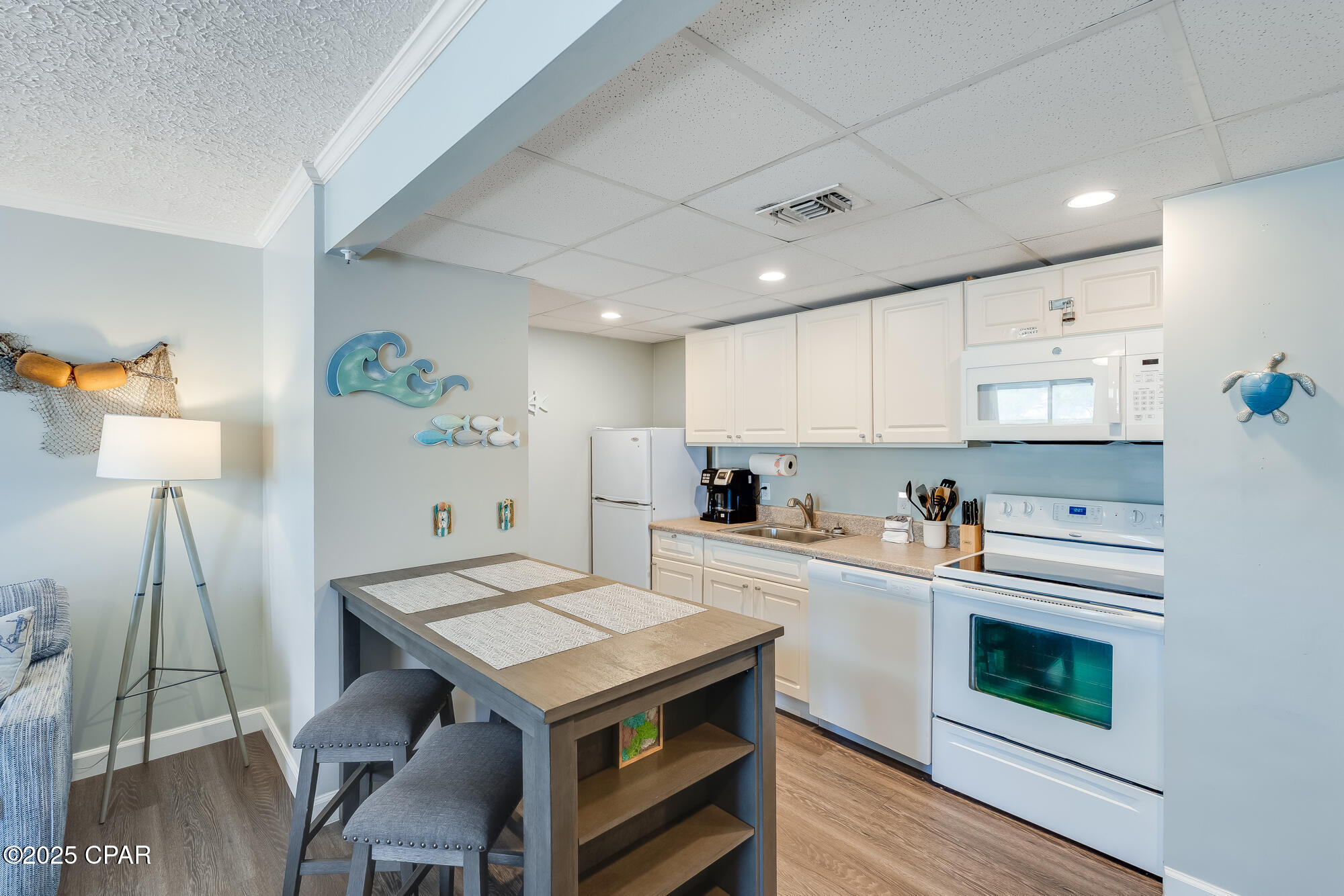 Image 9 For 6903 Lagoon Drive 27