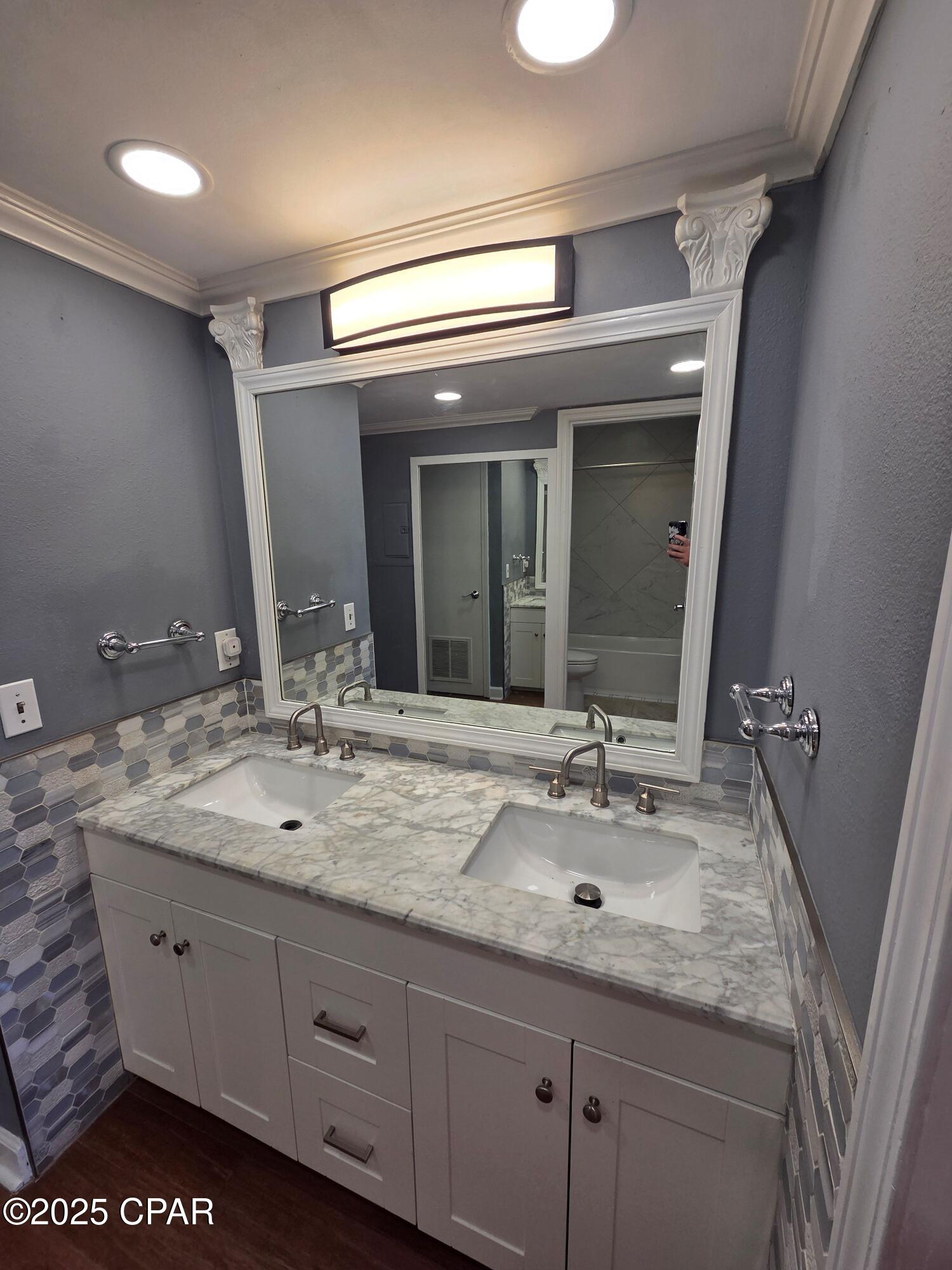 Image 6 For 3614 Tiki Drive 417