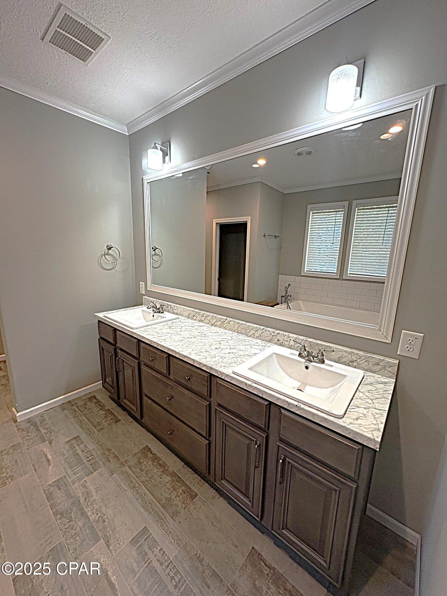 Q Jrxviqx91g5p4imdn9e4vfdh2jo9dl5gncpoghw8c