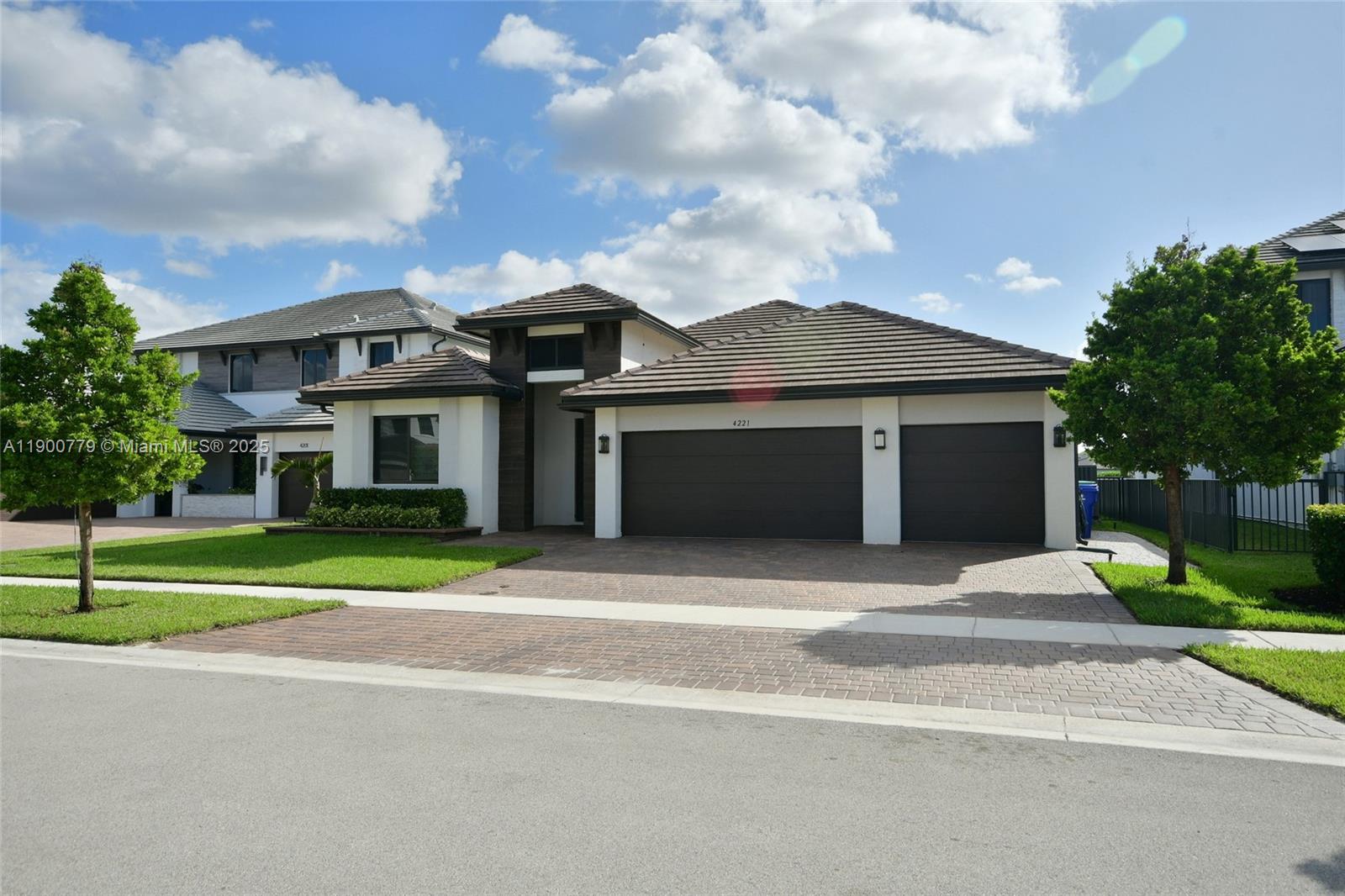 Property photo # 0