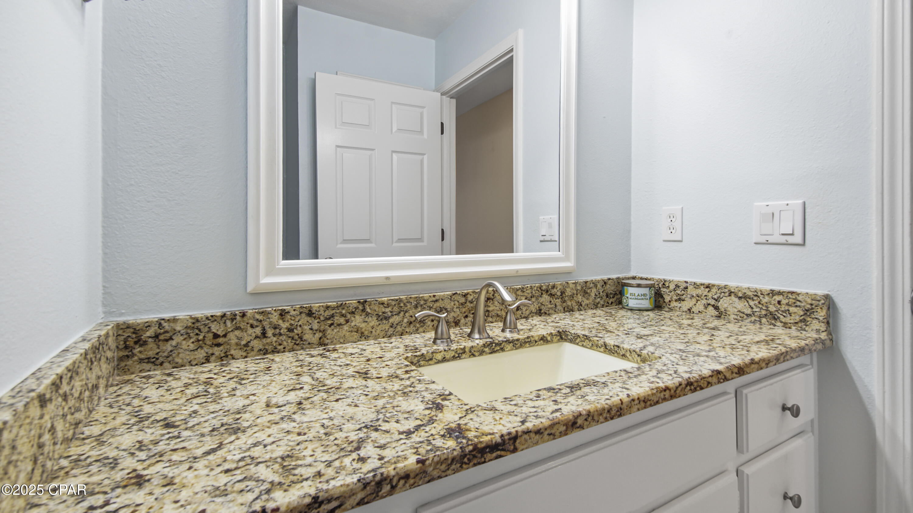 8wypo Xsi98kspxy38vbrav8ph3yuyfu5nv V8c_0ze