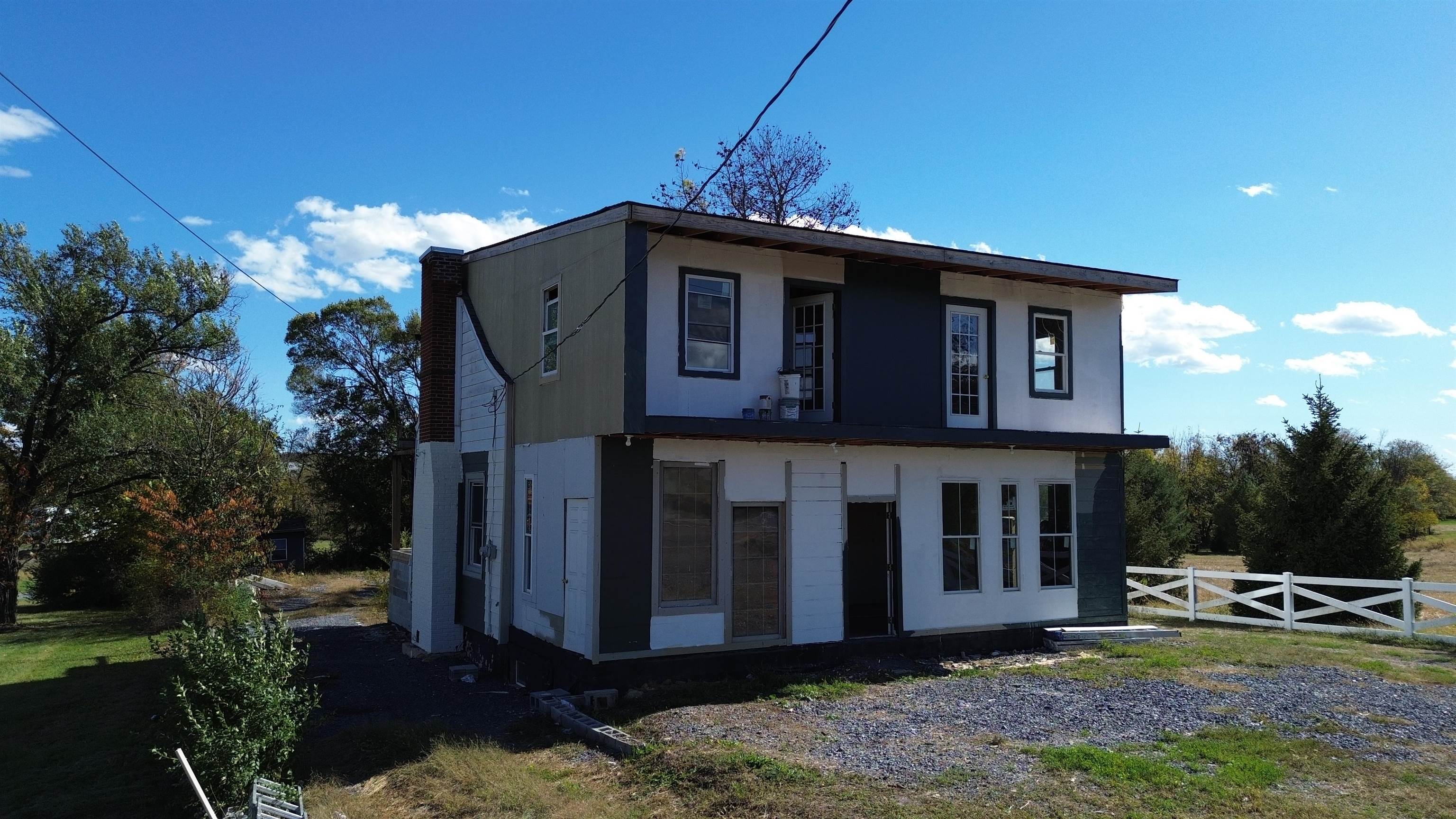 4861 South Valley Pike