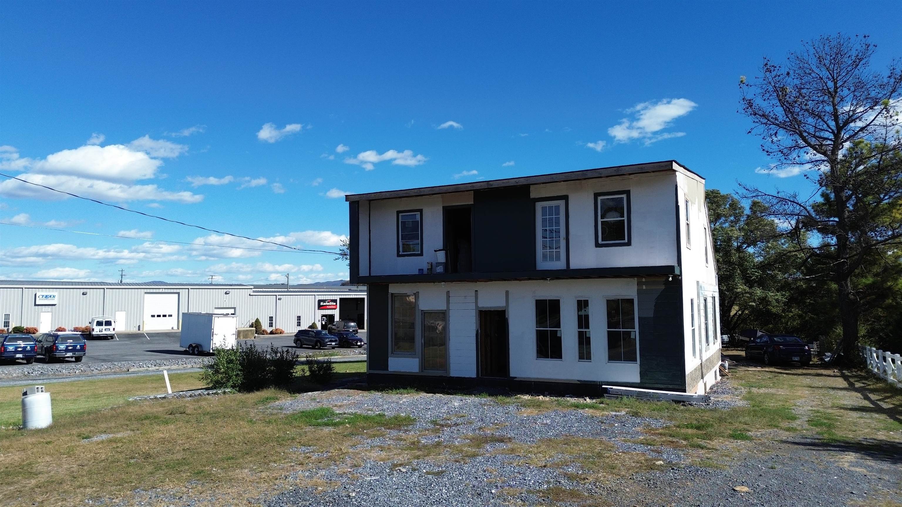 4861 South Valley Pike