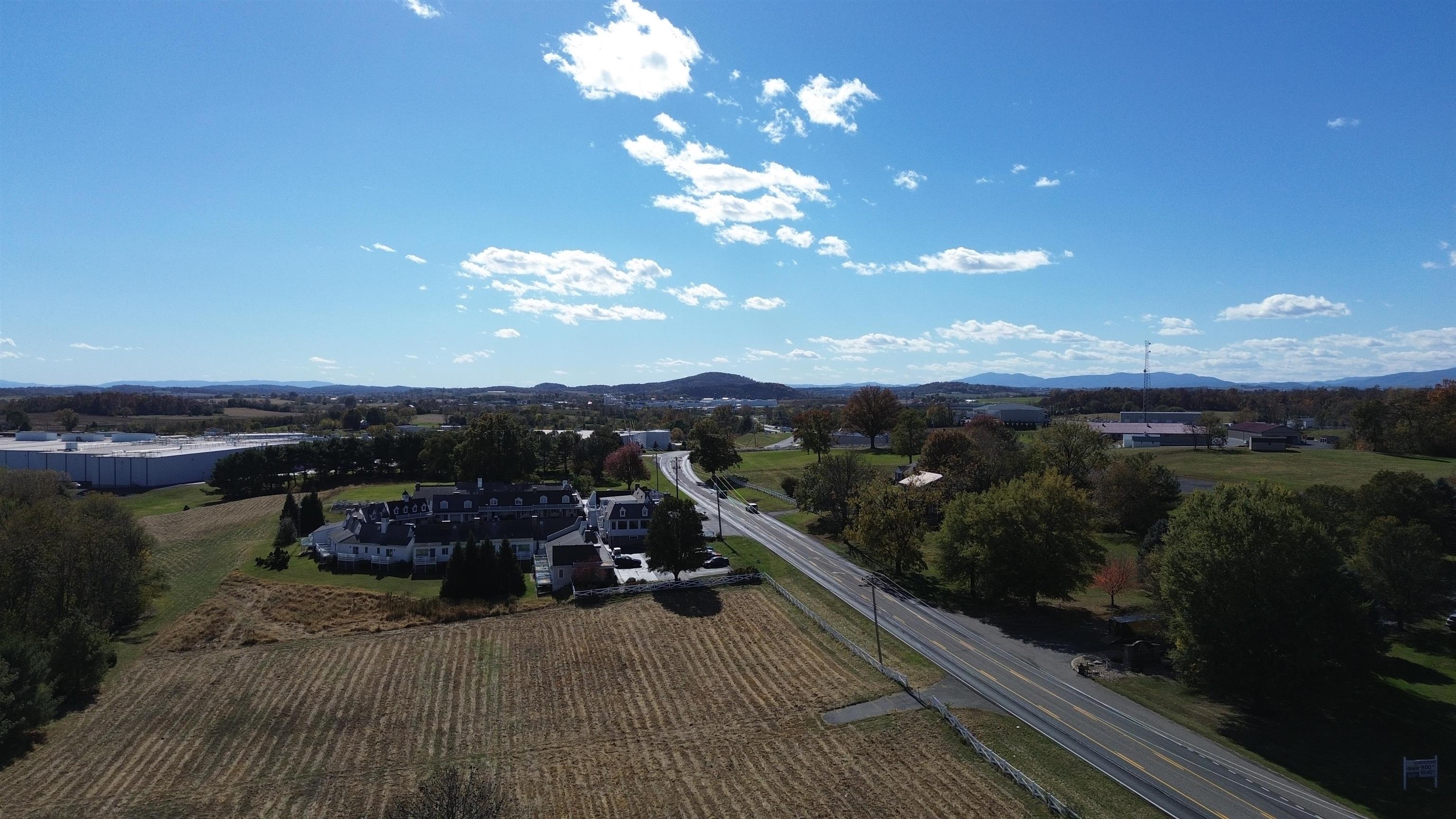 4861 South Valley Pike