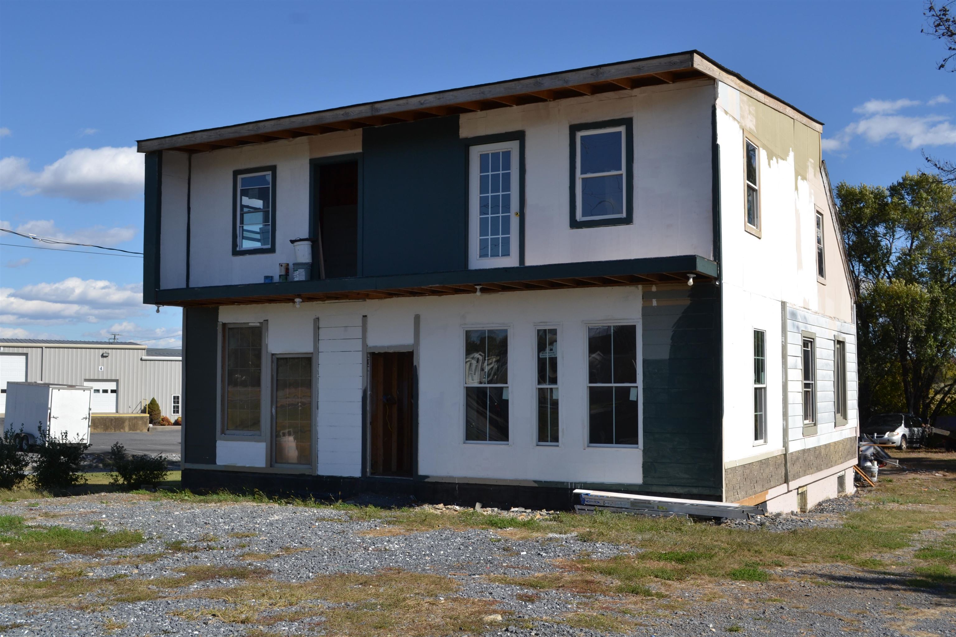 4861 South Valley Pike