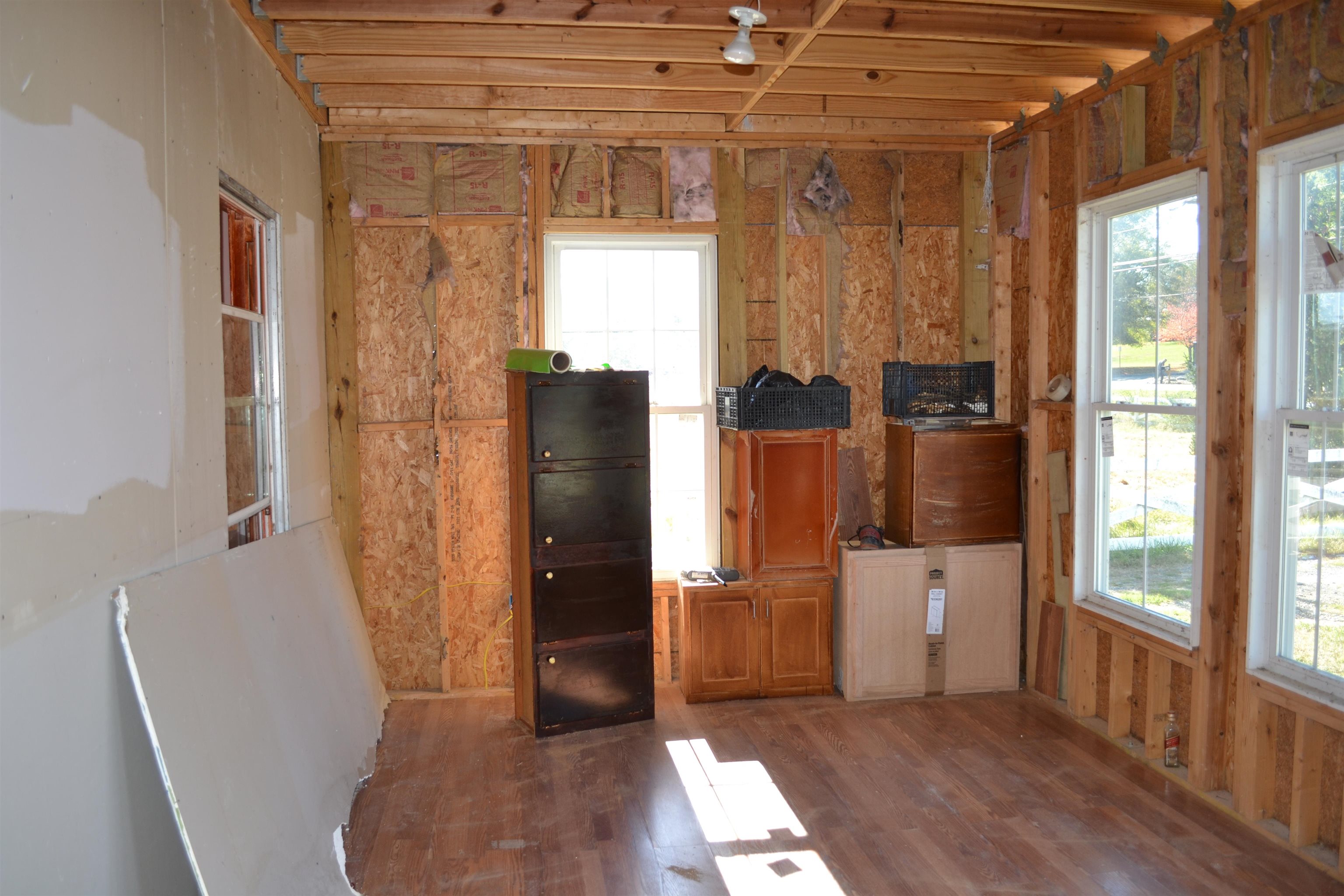 4861 South Valley Pike