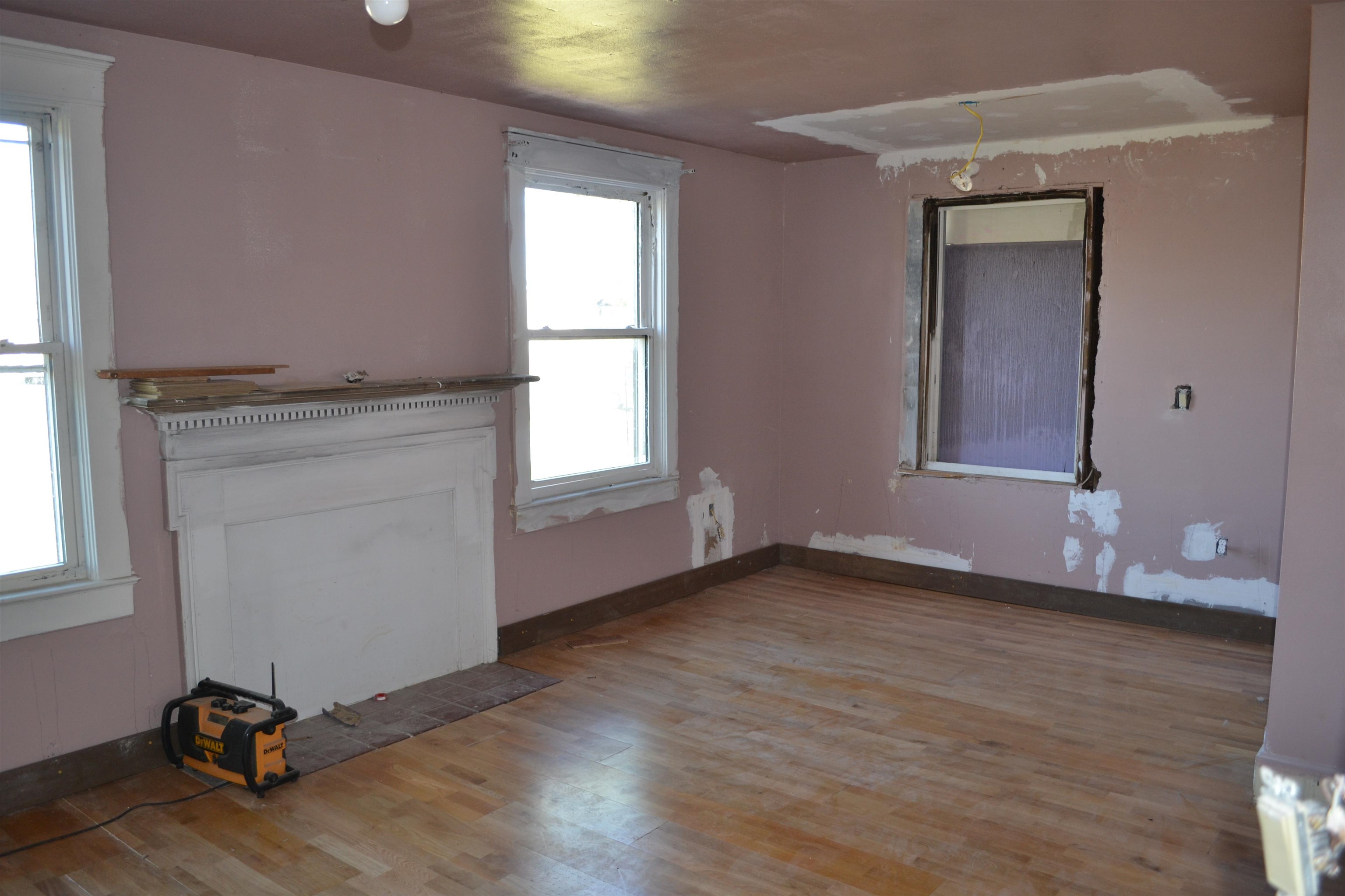 4861 South Valley Pike