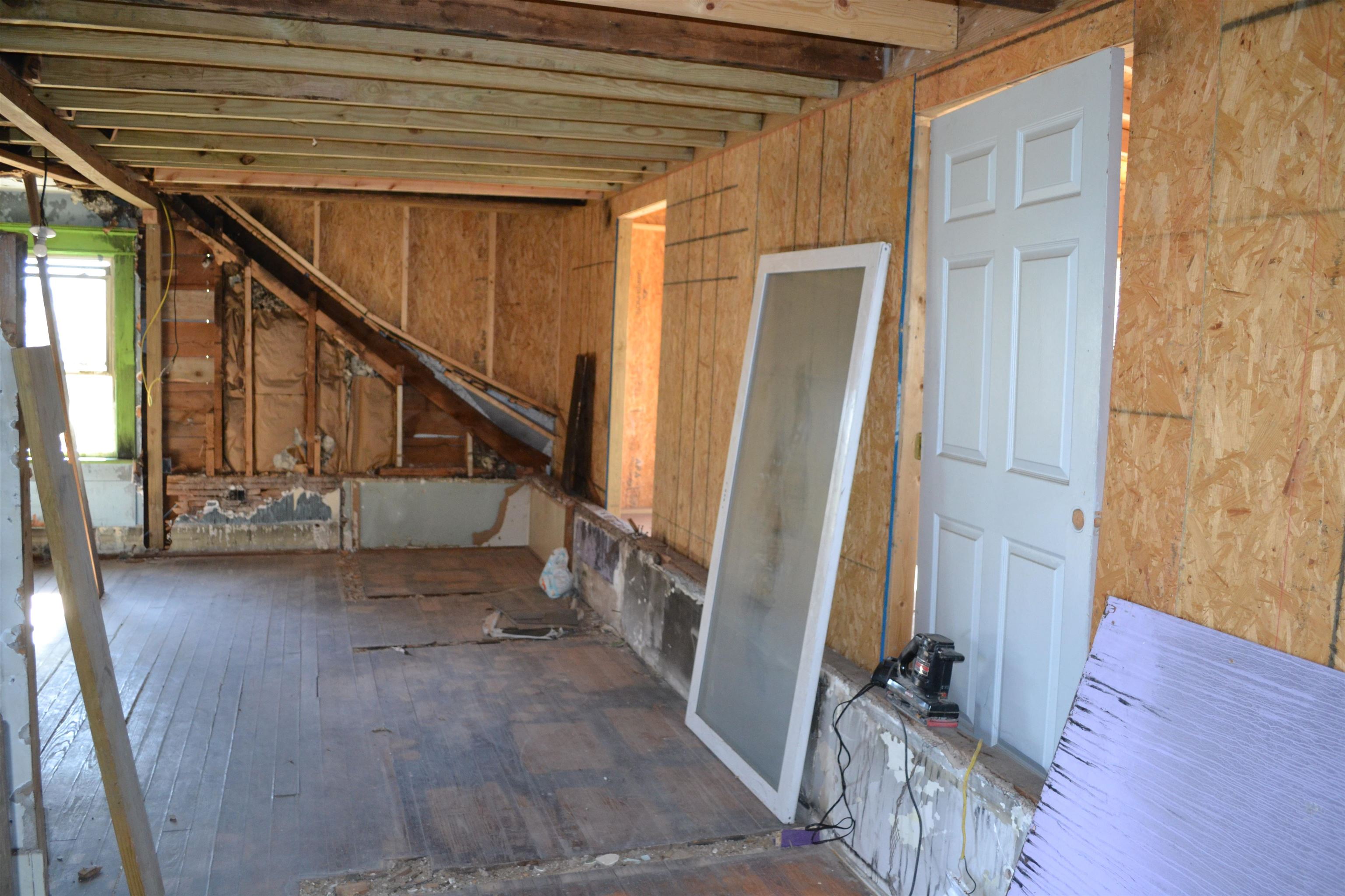 4861 South Valley Pike