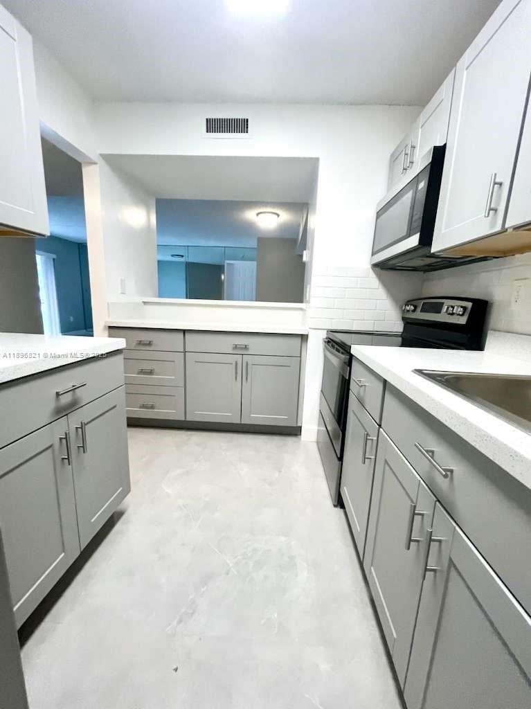 Carmel Lakes Condo No 10