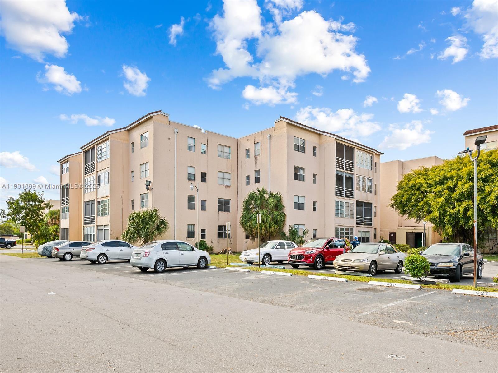 2840 Somerset Dr Unit 400 M, Lauderdale Lakes, Florida 33311