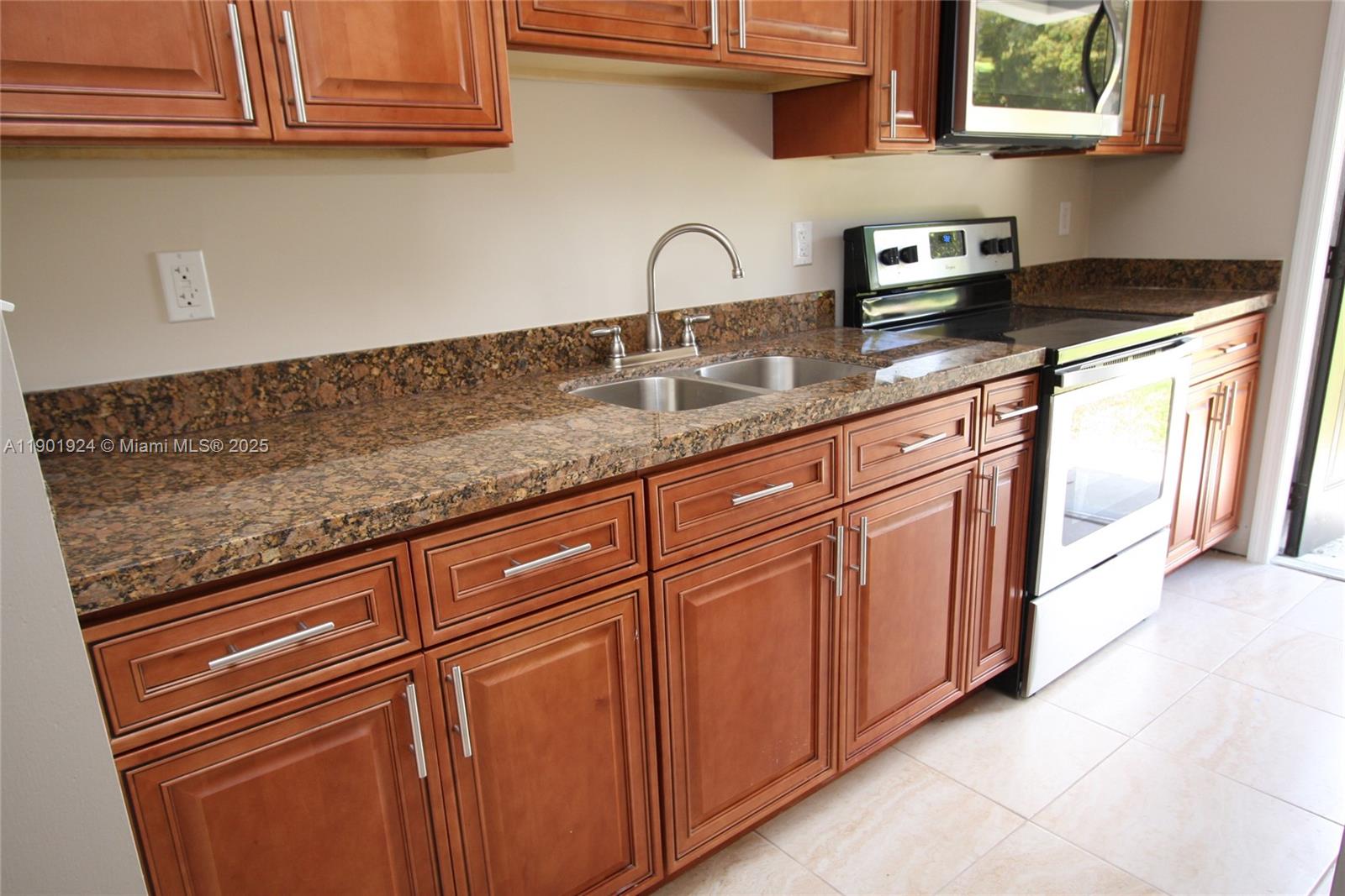 Property photo # 0