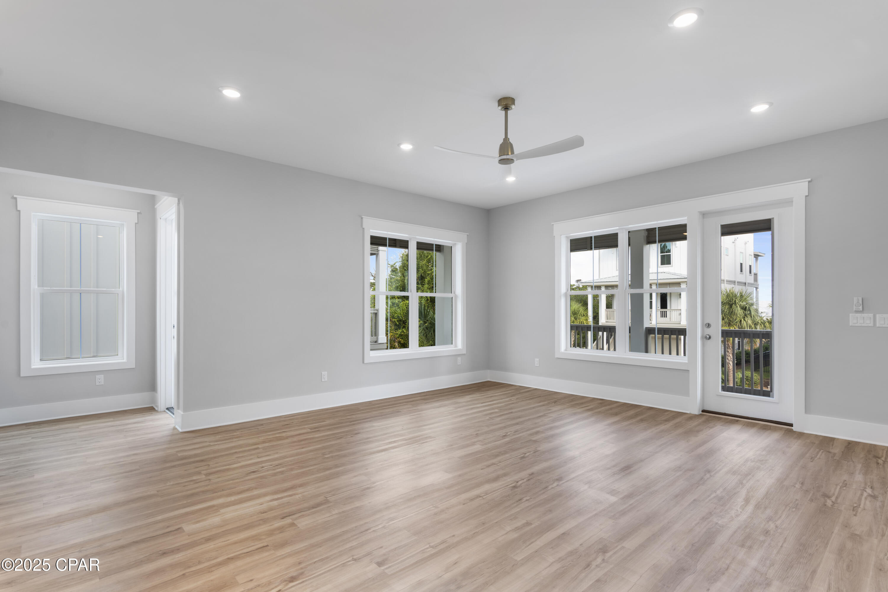 Gjq Sagmbgxfpswcjckriloxywxvxoswembgfxasm1c