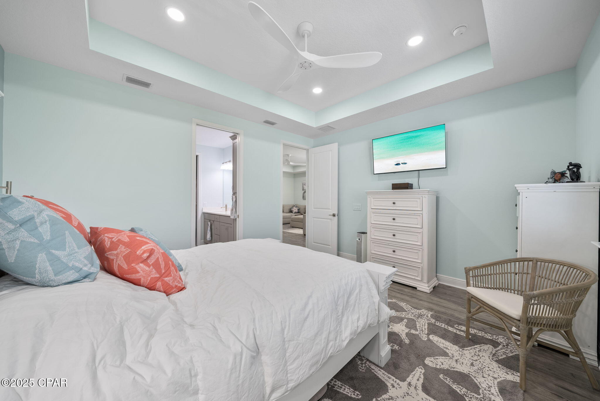 Hvzycq_i2znhgm2xgyqjjfhu6qhet8vg2ddc8bqch_q