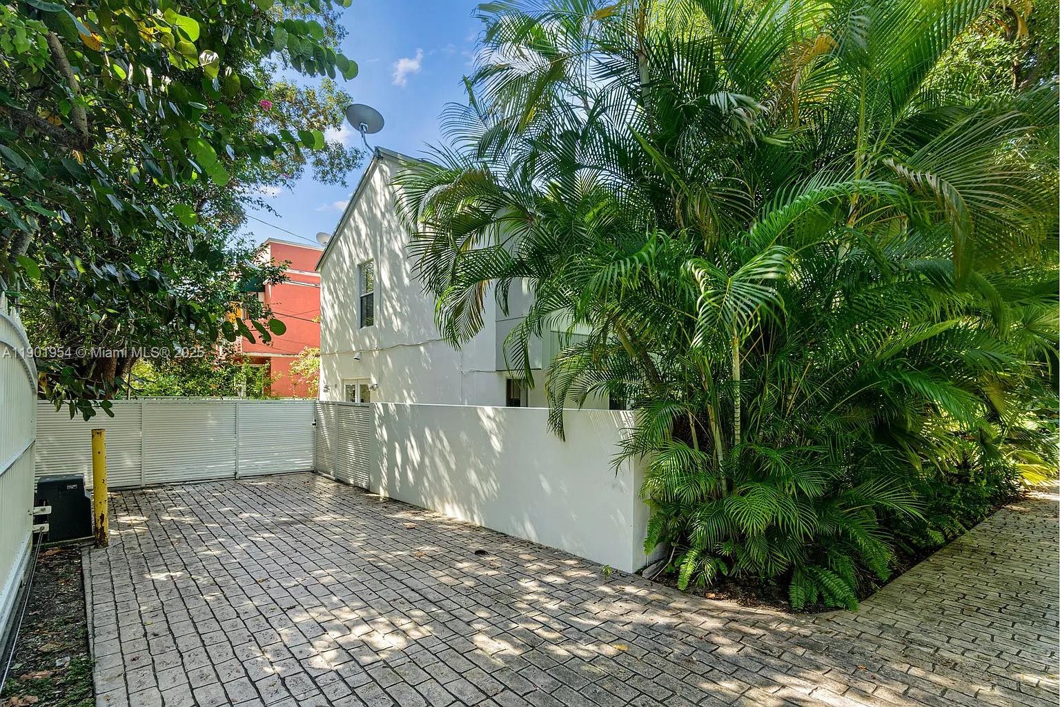 Property photo # 4