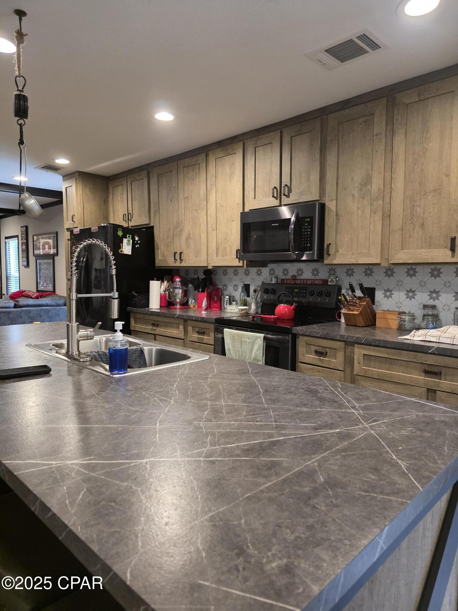 Snuxzerjl1dhqbouriinytuvbotadhq9gie9ukcwbee