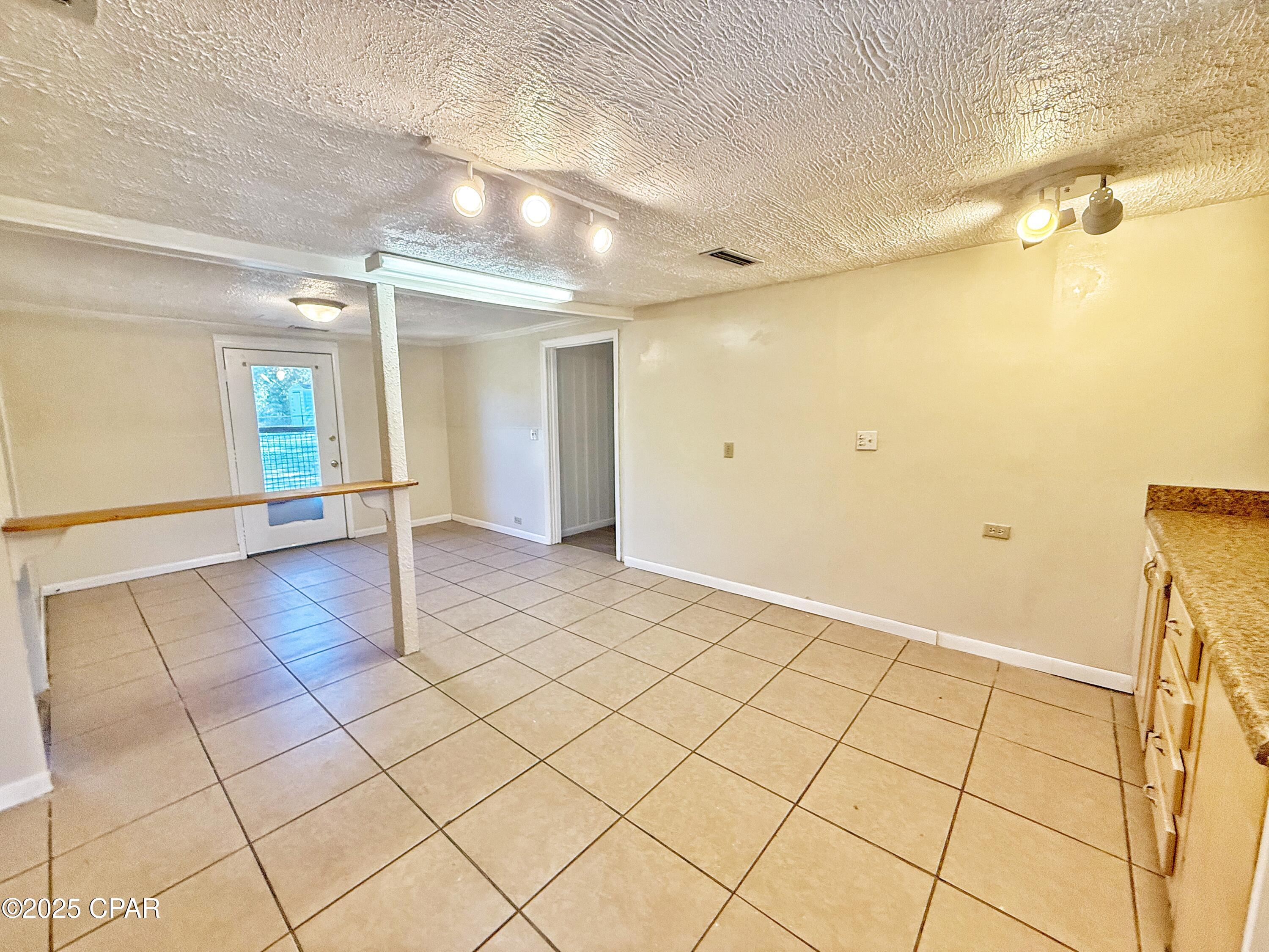 Zdsez1phdjdrw0snx2m9c1unxglfulv0yr35zzhvfoq