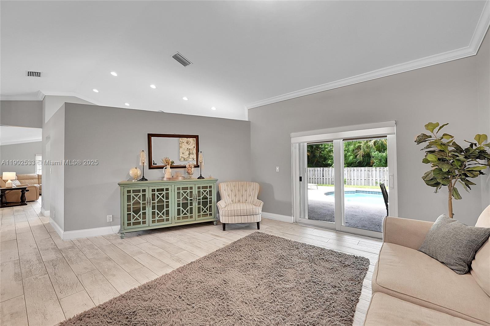 Property photo # 6