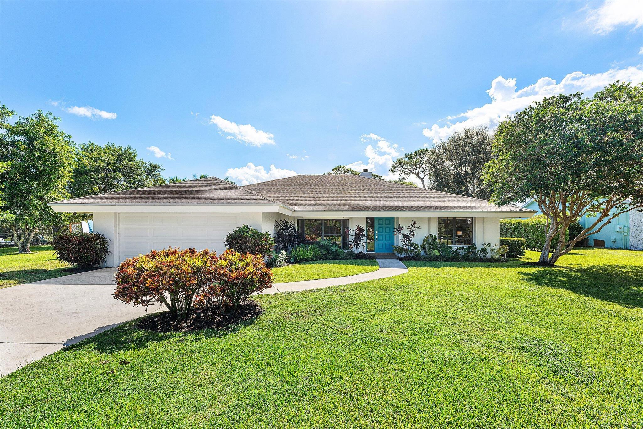 6048 Woodlake Road, Jupiter, Florida 33458