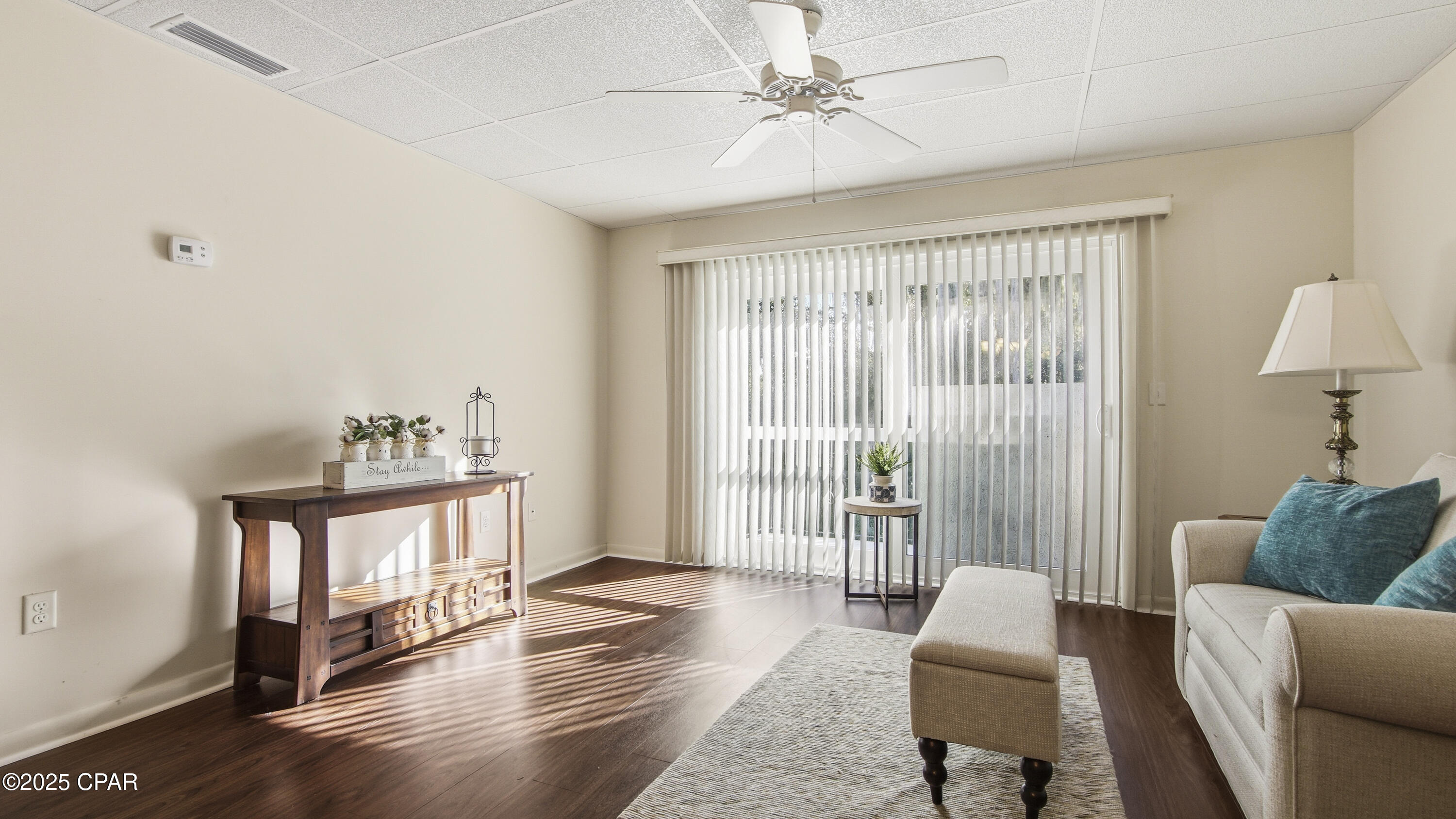 1ftsvykztbgggikjy8043jtv8iaglwx_qce _rii Jq