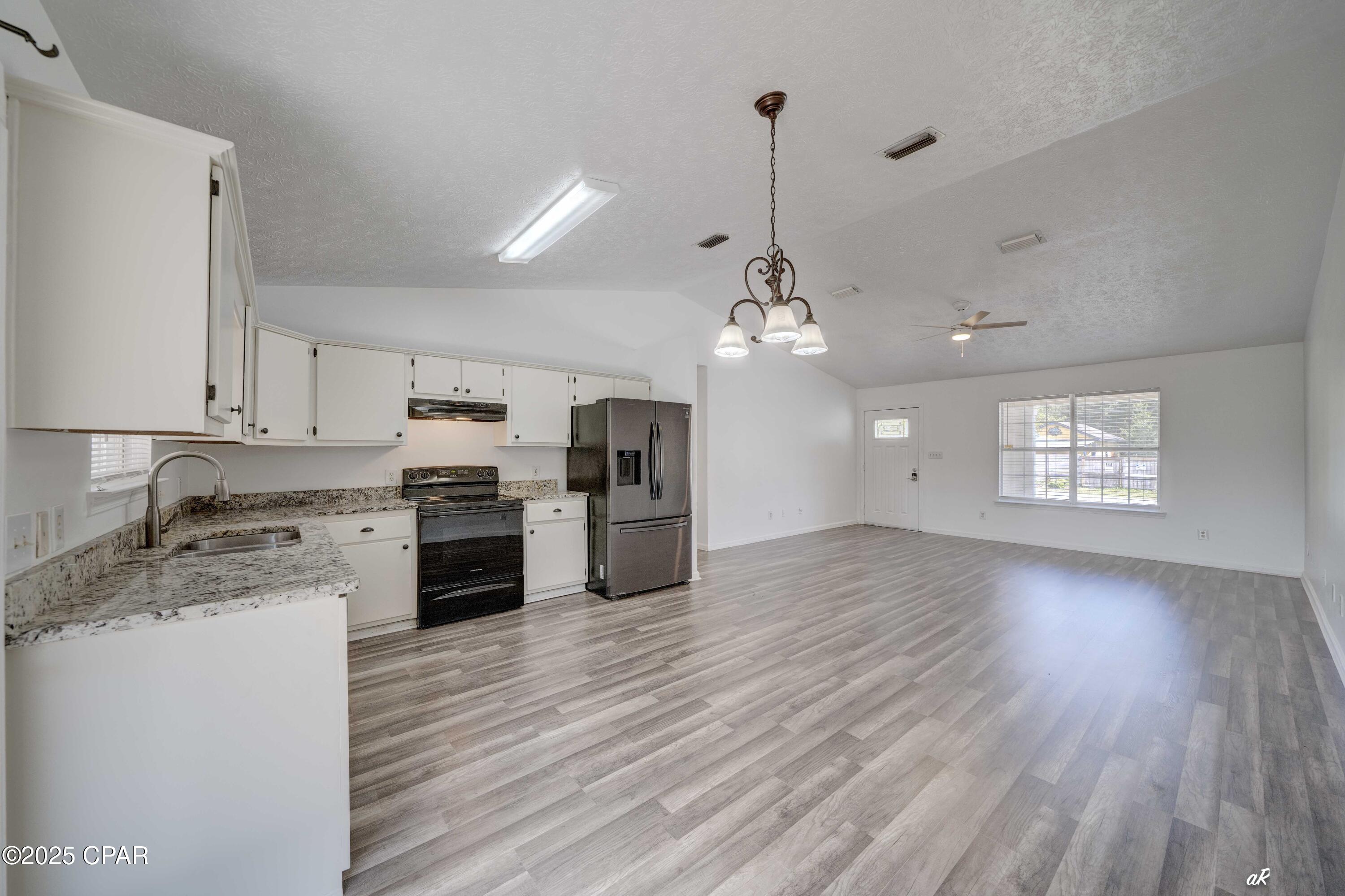 _cnkaas5qfozcvcrnekaqiz 2mtofc1a Cbme7qlbpq